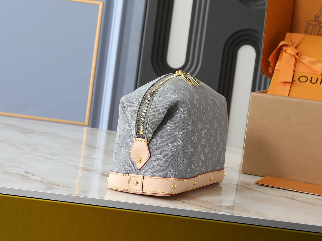 Cosmetic Pouch