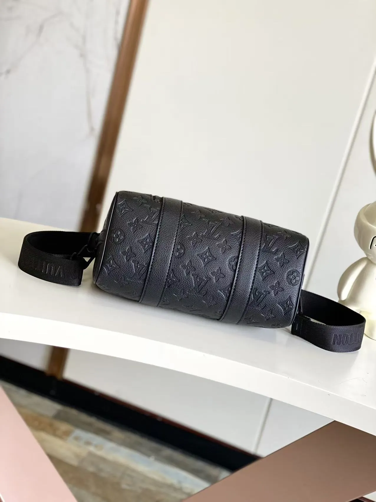 Louis Vuitton M26750 Monogram 手提包