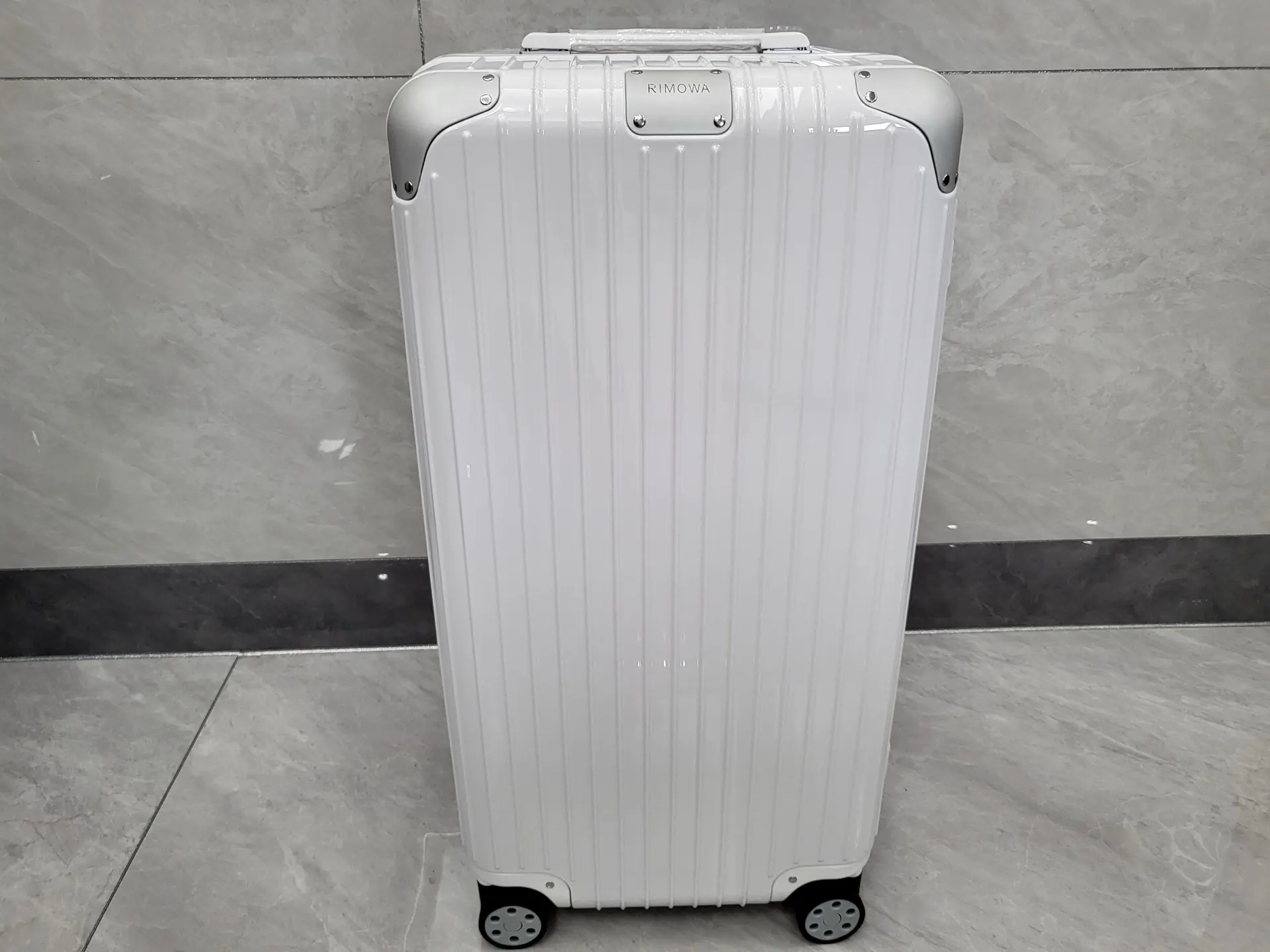 白色 行李箱 旅行拉杆款 轻便出行款