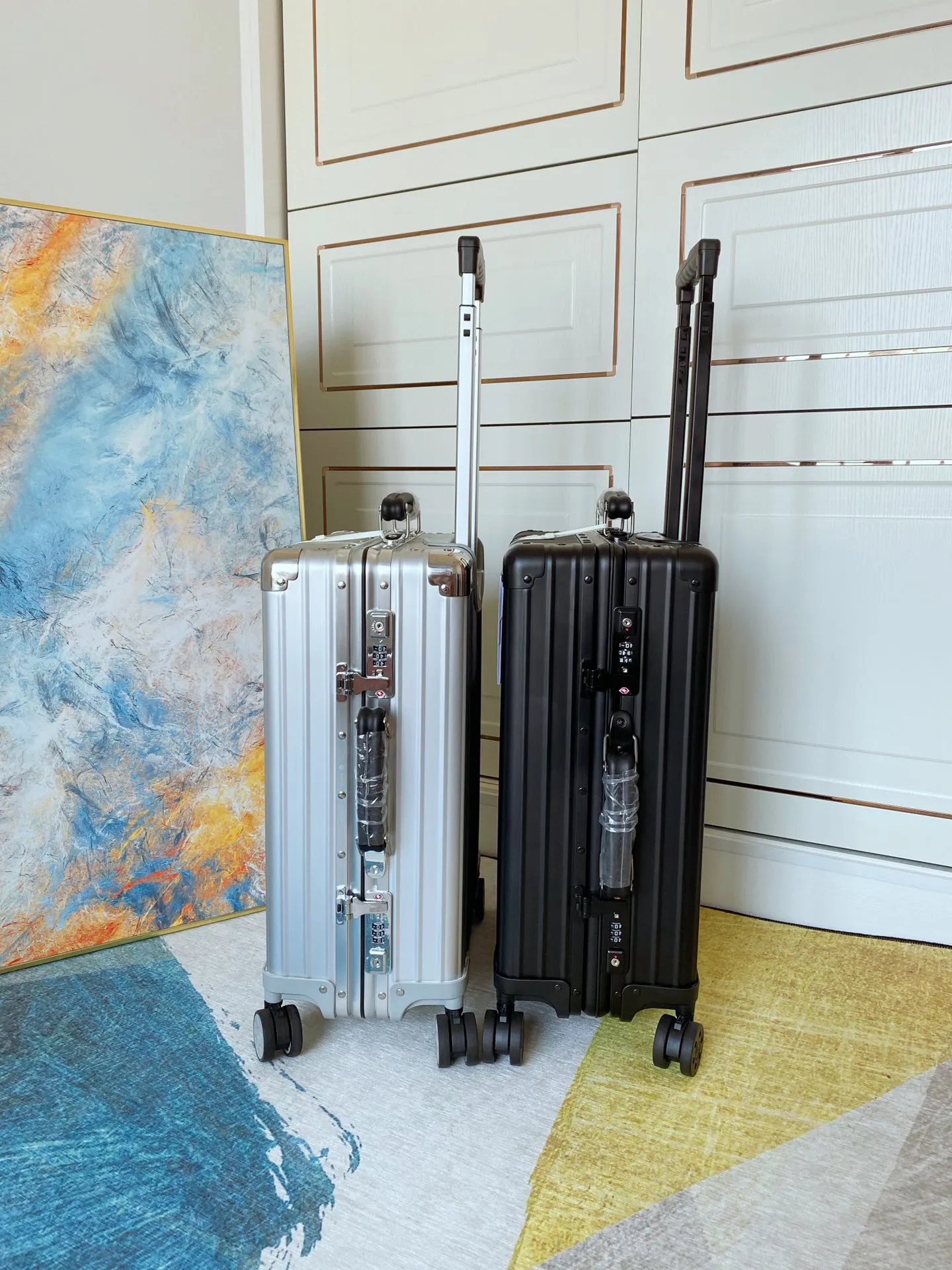 Black Silver Suitcase Travel Lightweight Vintage
