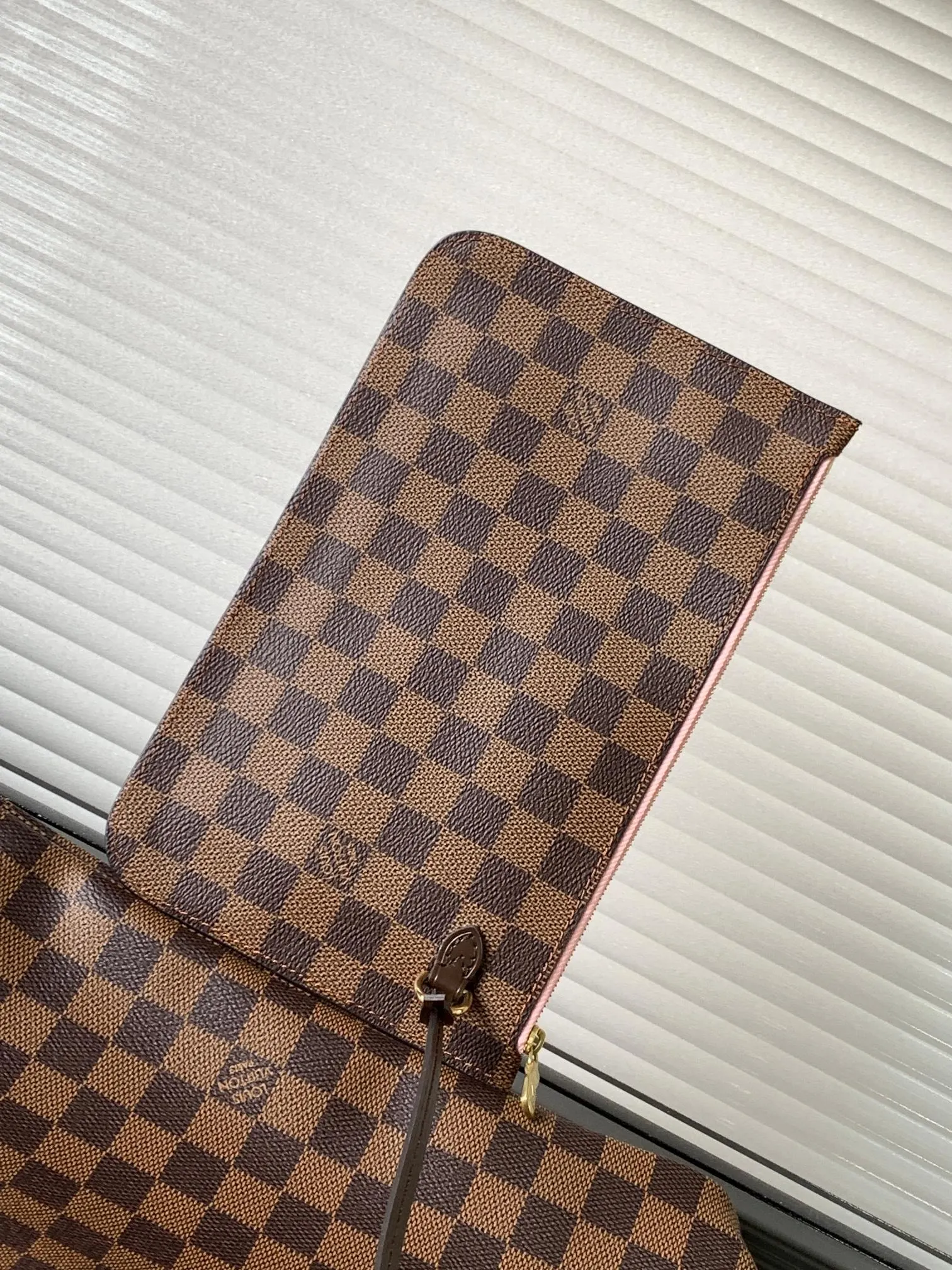 LV Neverfull 老花 金色 牛皮 手拿包 精致手拿款
