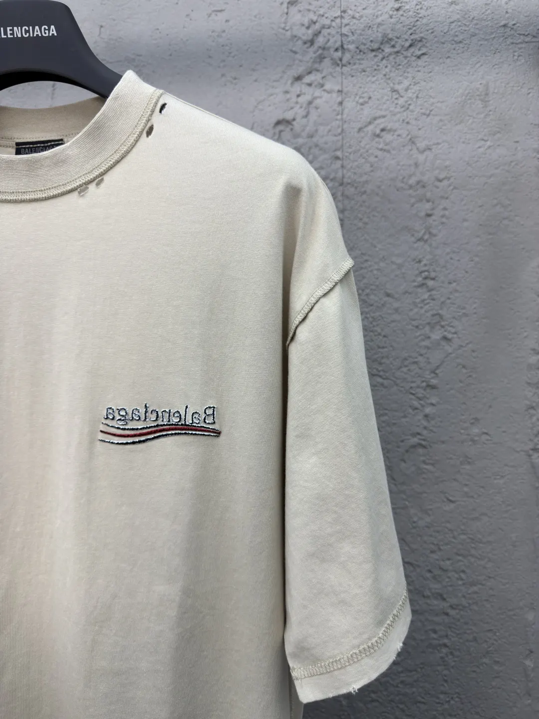 Balenciaga 杏色 短袖T恤(數字5) Balenciaga 杏色 短袖T恤(數字5)