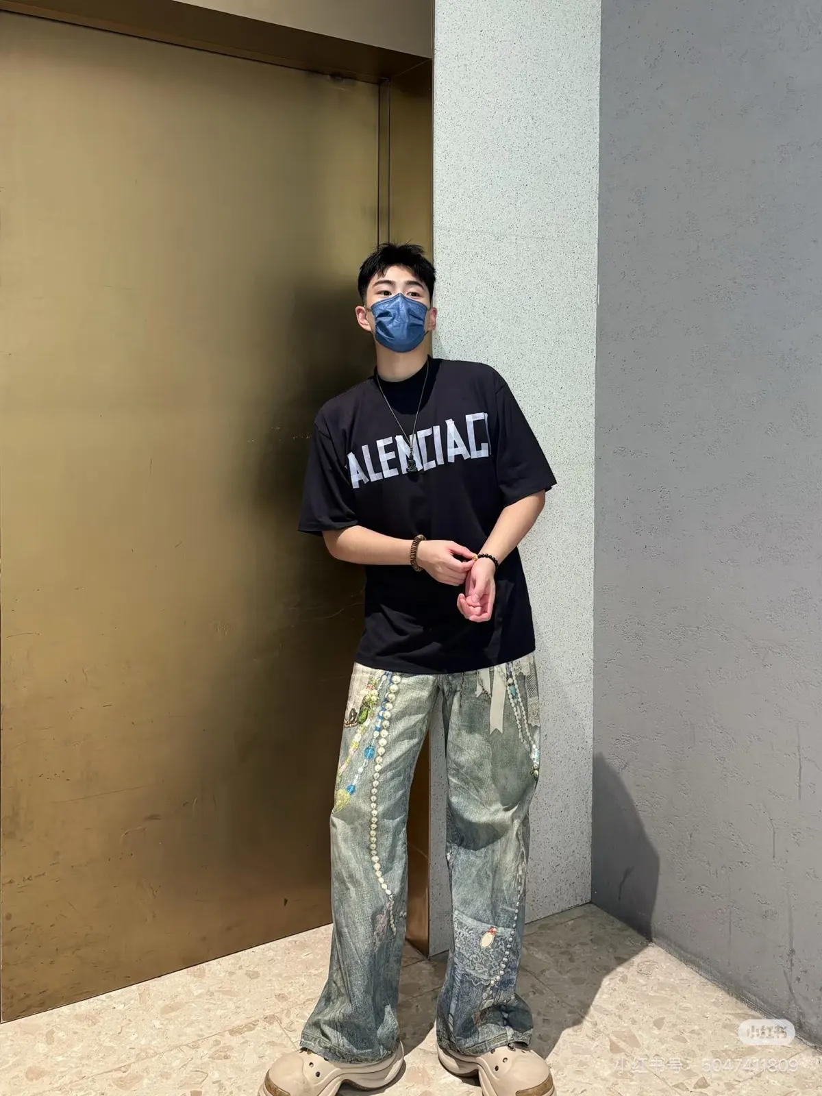 Balenciaga 灰色 Logo 短袖T恤(數字9) Balenciaga 灰色 Logo 短袖T恤(數字9)