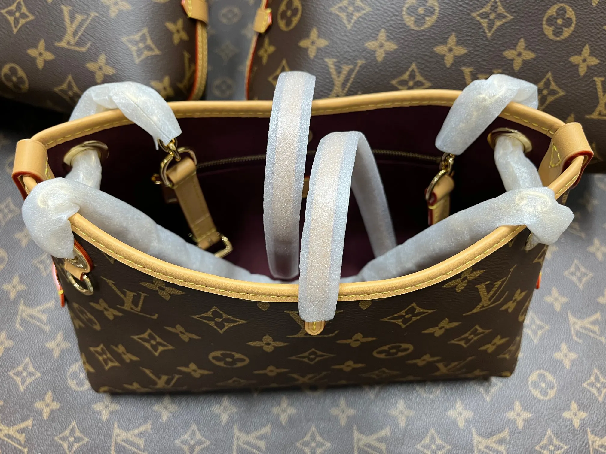 CarryAll 老花 水桶包 休閒水桶款