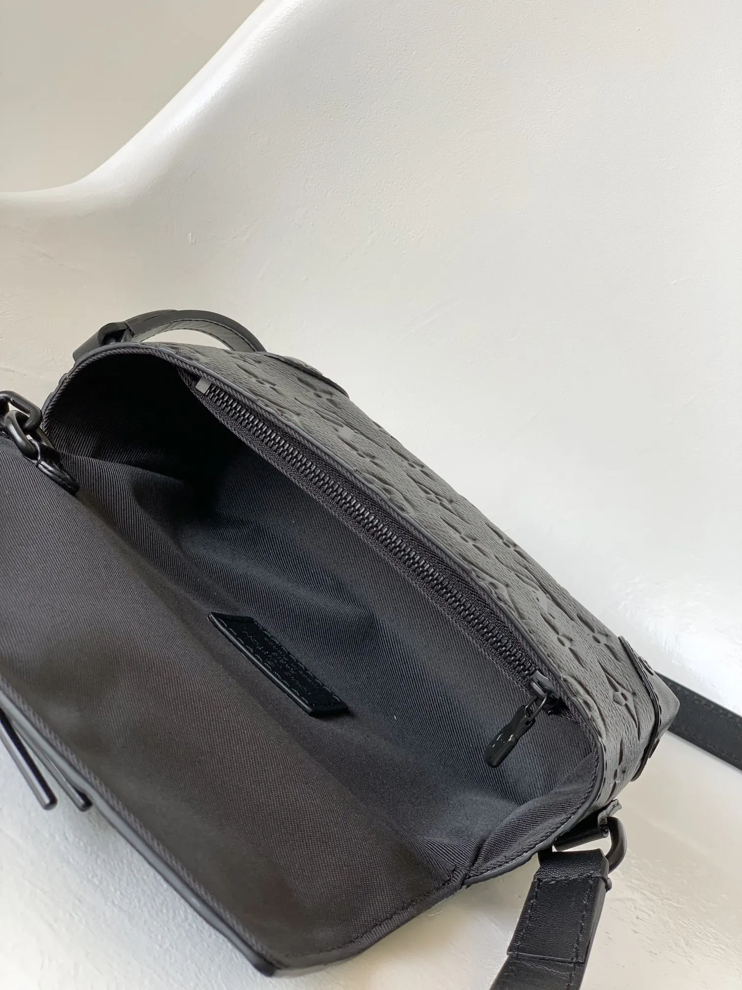 LV 黑色压纹链条小方包 单肩斜挎款｜ORBUYBAG 岚奢包高端时尚精品