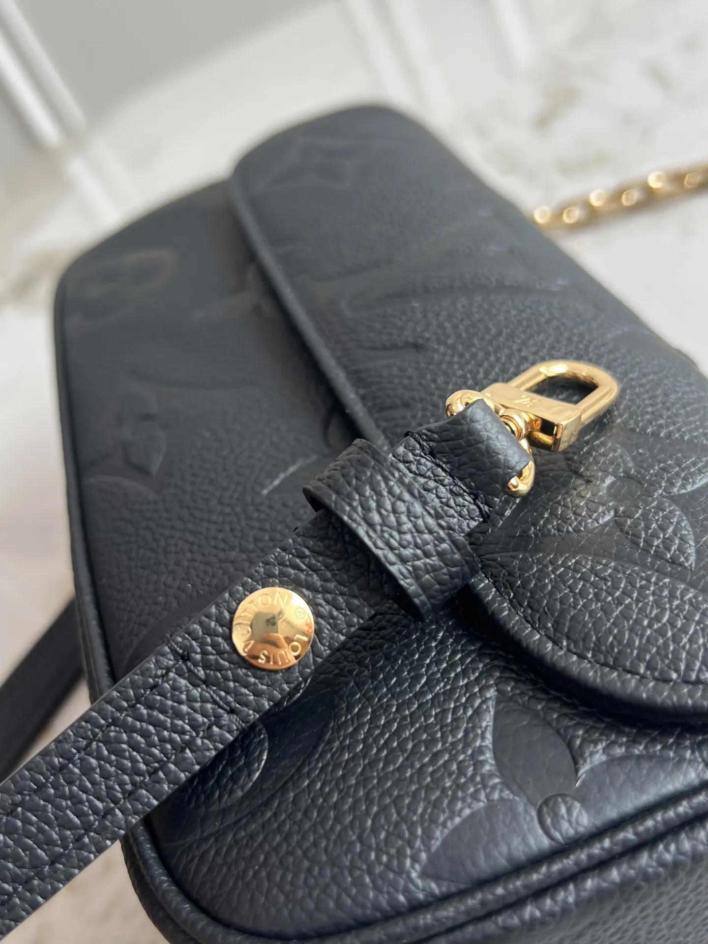 Louis Vuitton M82154 黑色 Monogram 链条包