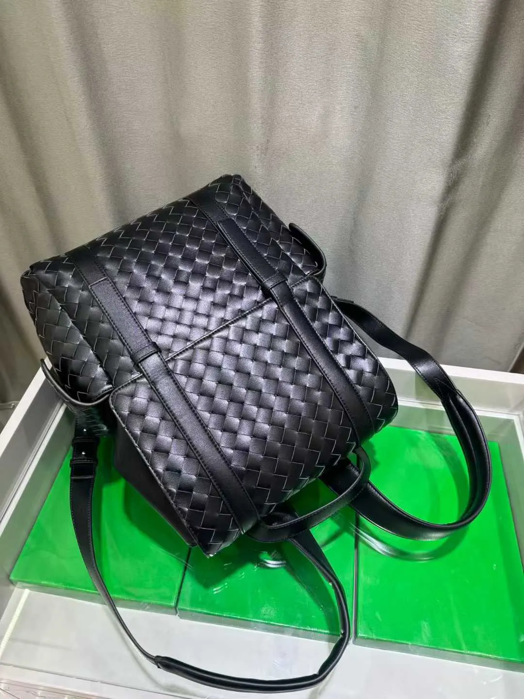 Bottega Veneta 小牛皮 雙肩包 实用雙肩款