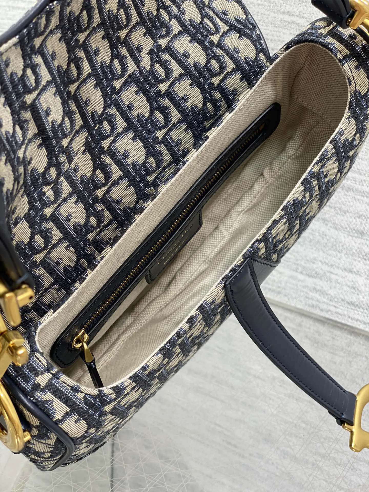 Dior Saddle 老花藍馬鞍包 手提斜挎 手提包(數字8) Dior Saddle 老花藍馬鞍包 手提斜挎 手提包(數字8)