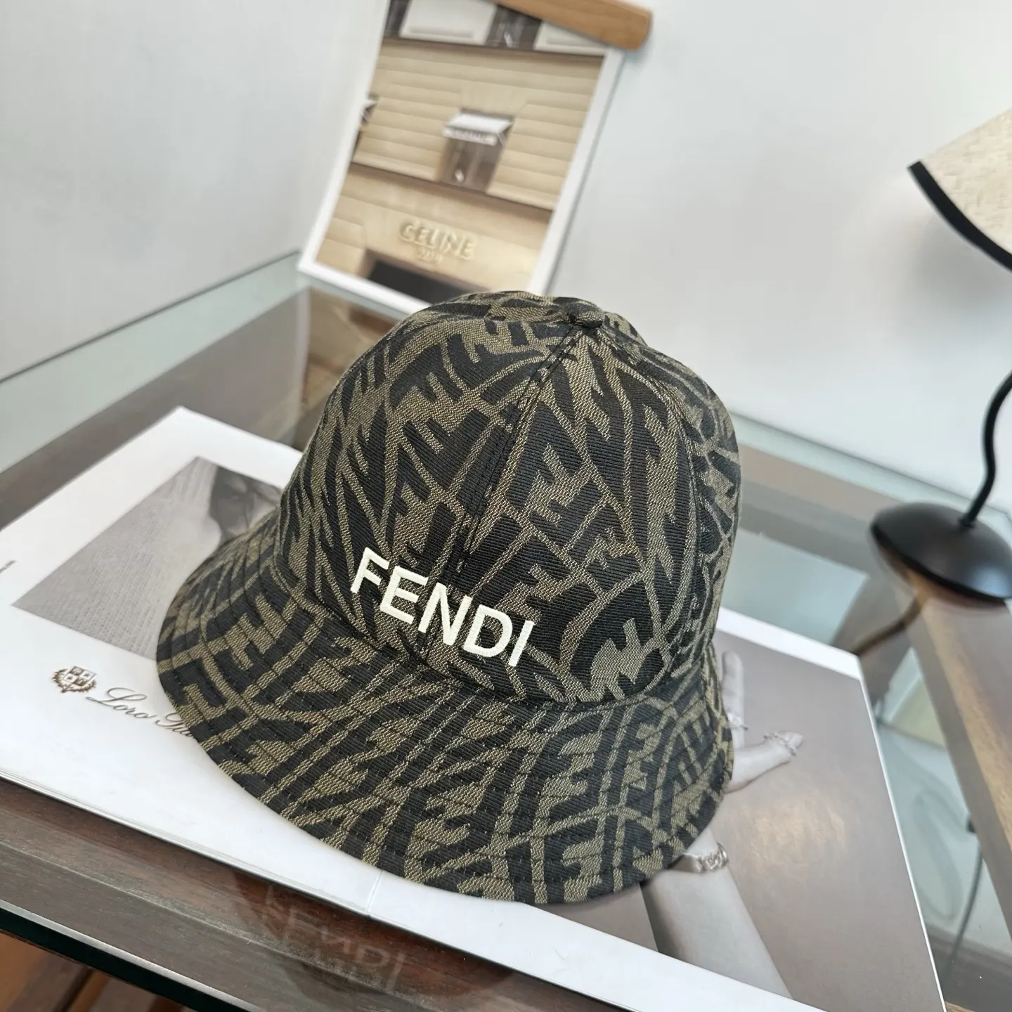 Fendi 渔夫帽 休闲遮阳款