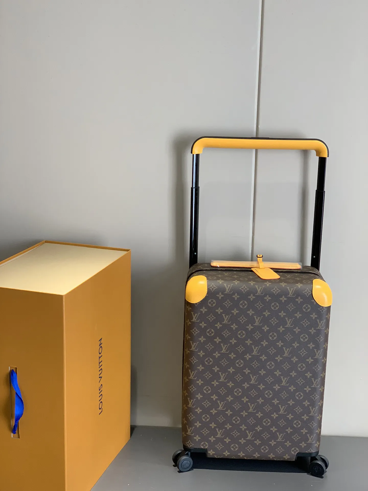 灰色 銀色 拉杆真皮包裹 行李箱 旅行拉杆款 輕便出行款