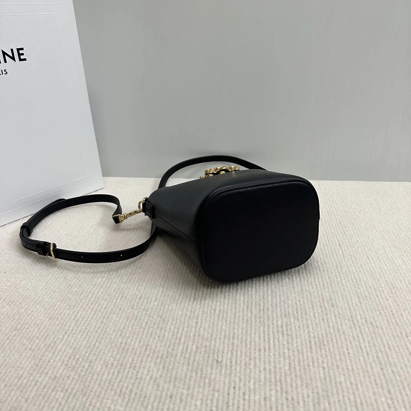 Triomphe 金色 小牛皮 水桶包 休闲水桶款