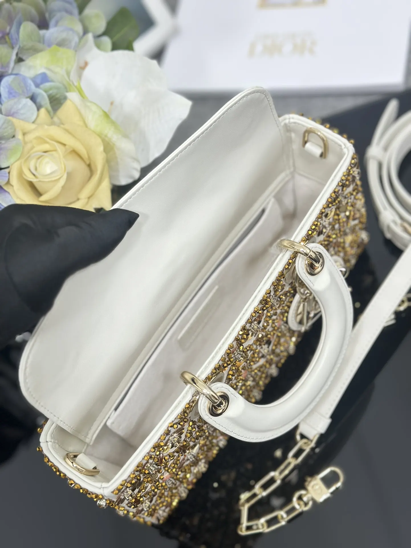 Dior 白色 金色 皮革 鏈條包 精致鏈條款(數字9) Dior 白色 金色 皮革 鏈條包 精致鏈條款(數字9)