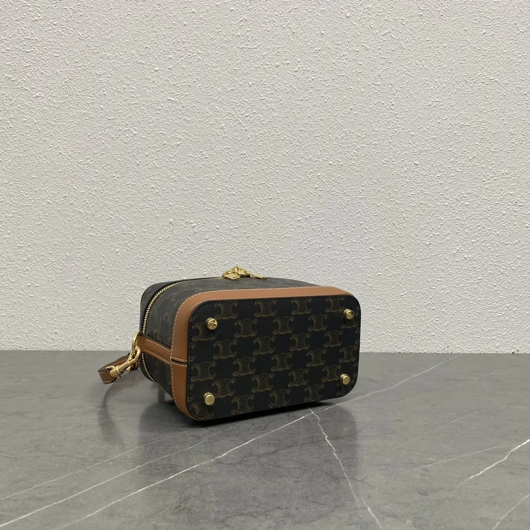 Triomphe 小牛皮 化妝包 便携收納款