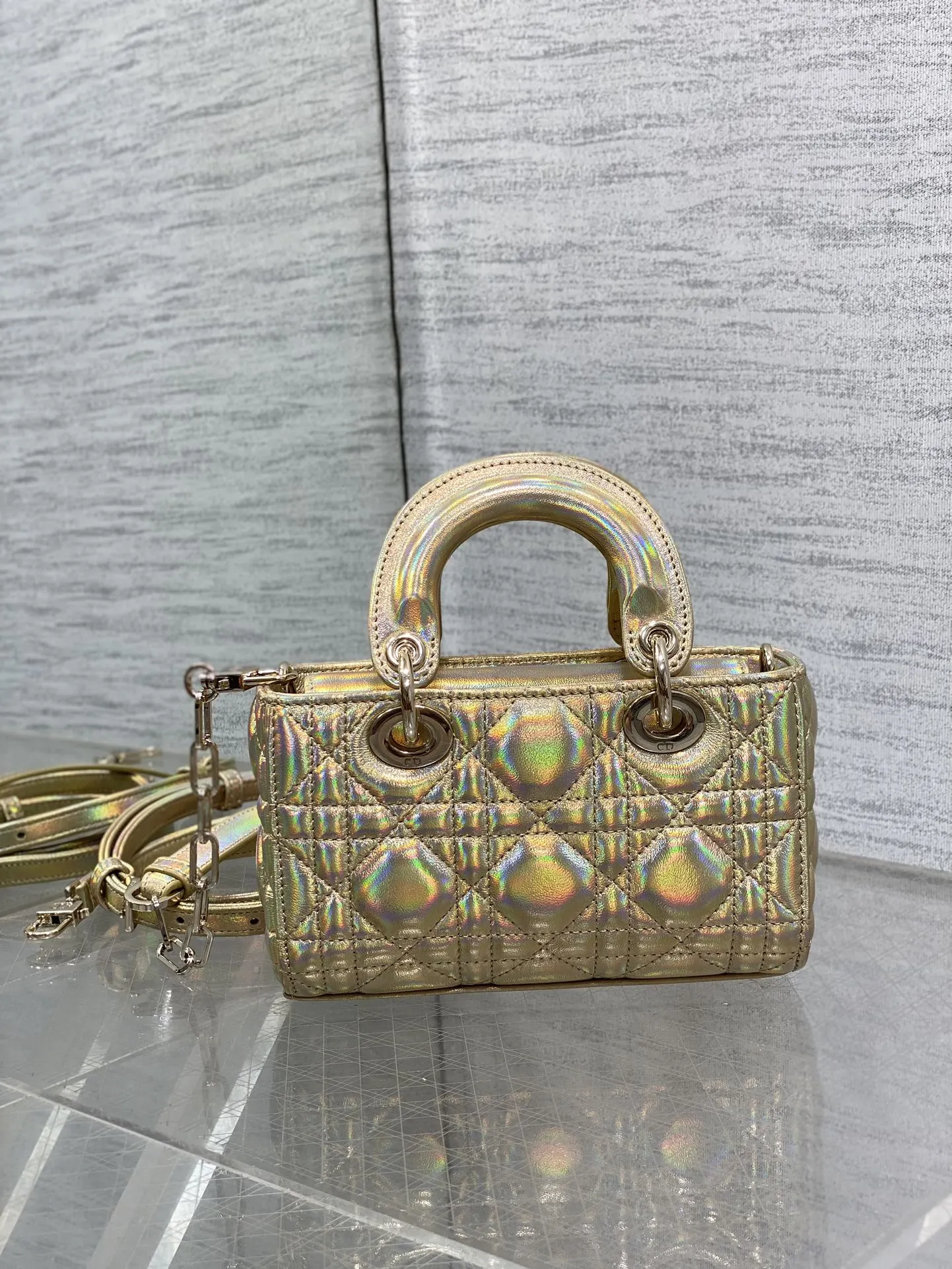 Dior 羊皮 进口 羊皮横款迷你戴妃包 镭射金D Joy bag 鏈條包 精致鏈條款