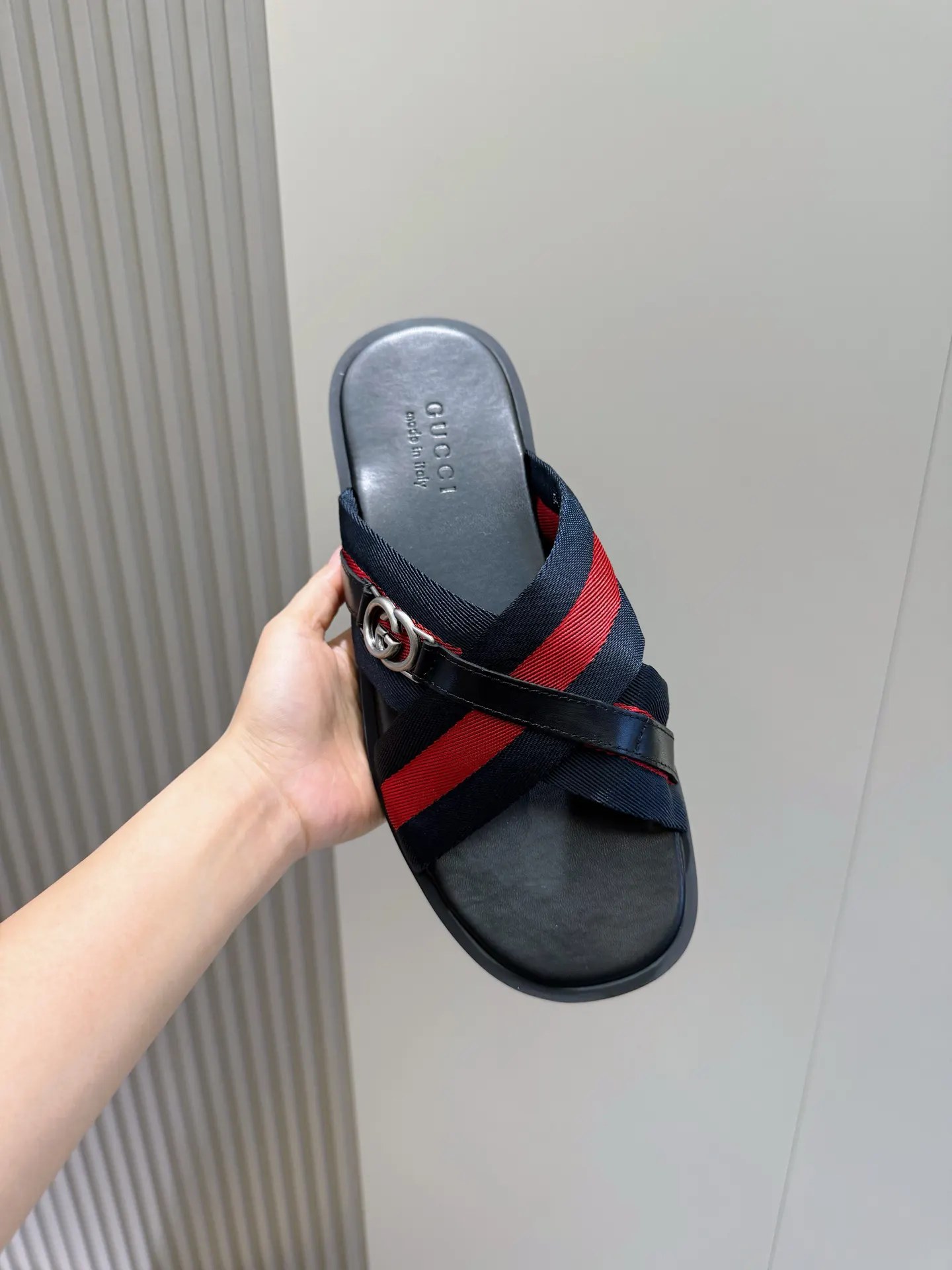 Gucci Web織帶交叉帶拖鞋 深藍紅綠條紋(數字4) Gucci Web織帶交叉帶拖鞋 深藍紅綠條紋(數字4)