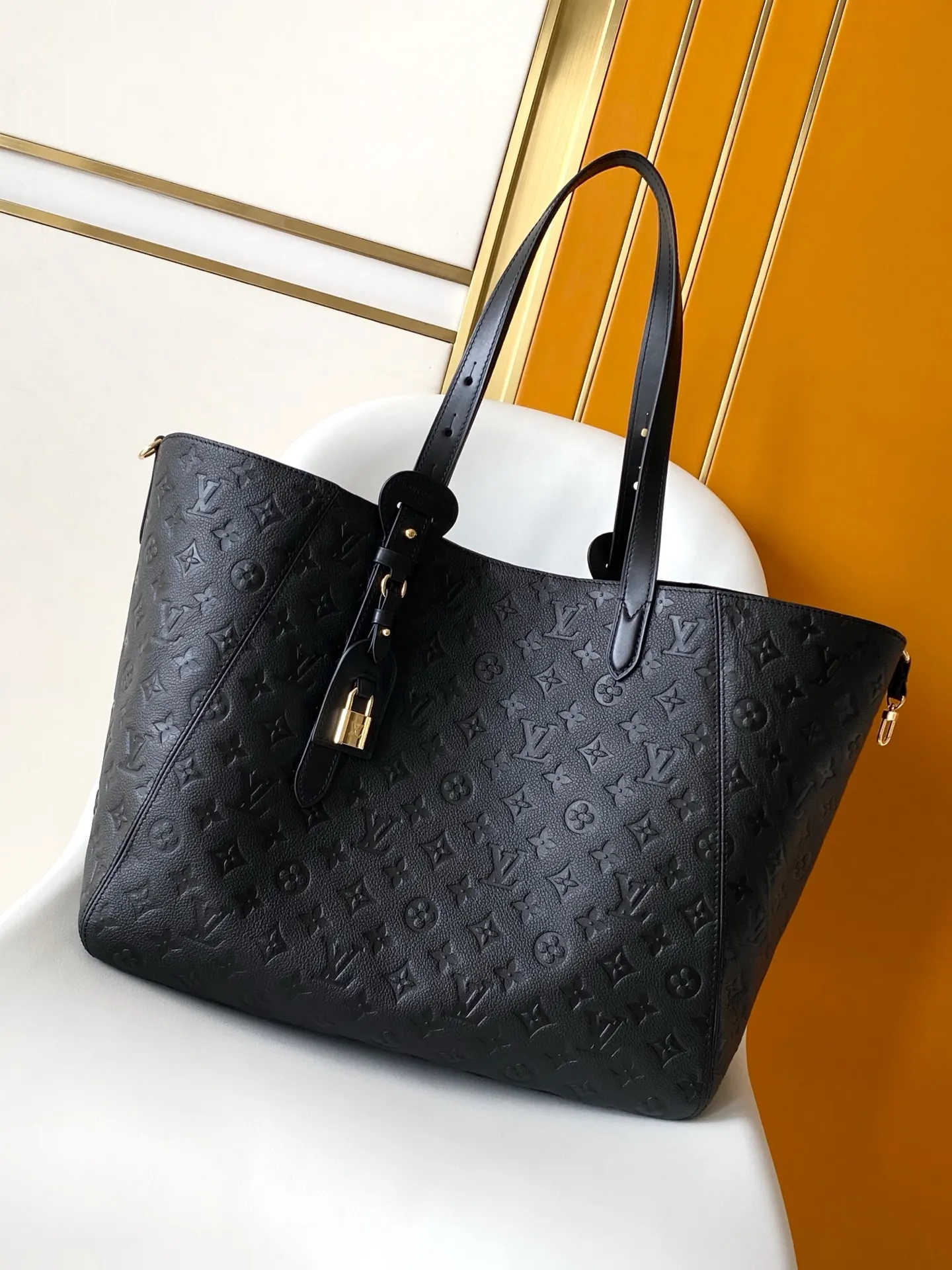 LV Hobo 黑色 紅色 Mo托特包 大容量托特款