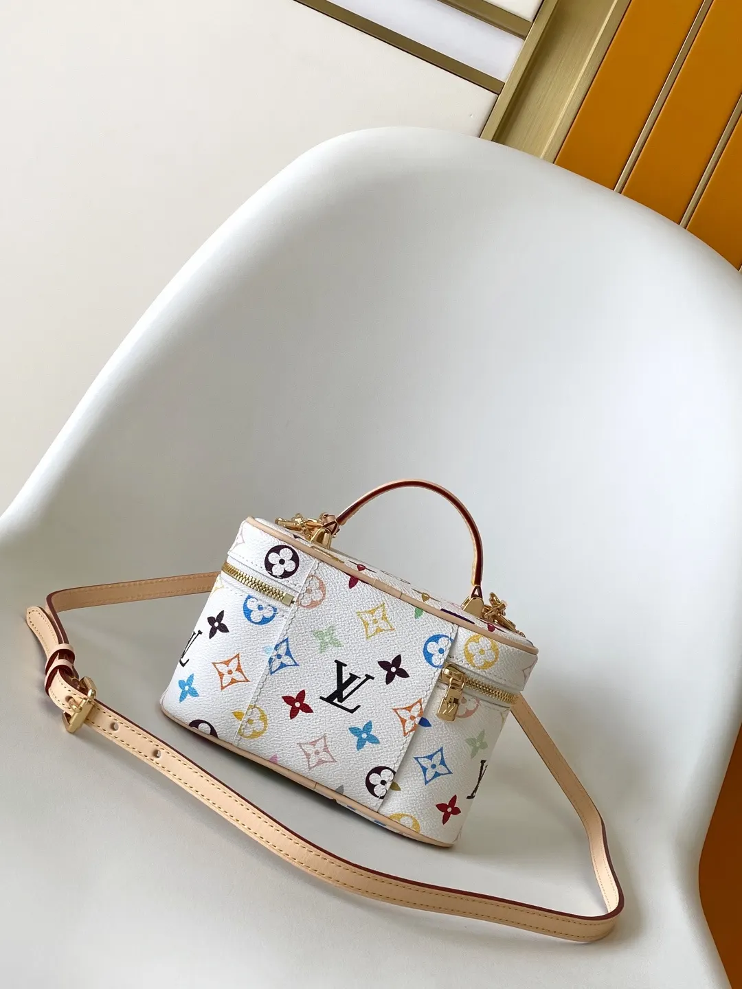 LV 牛皮 链条包 精致链条款