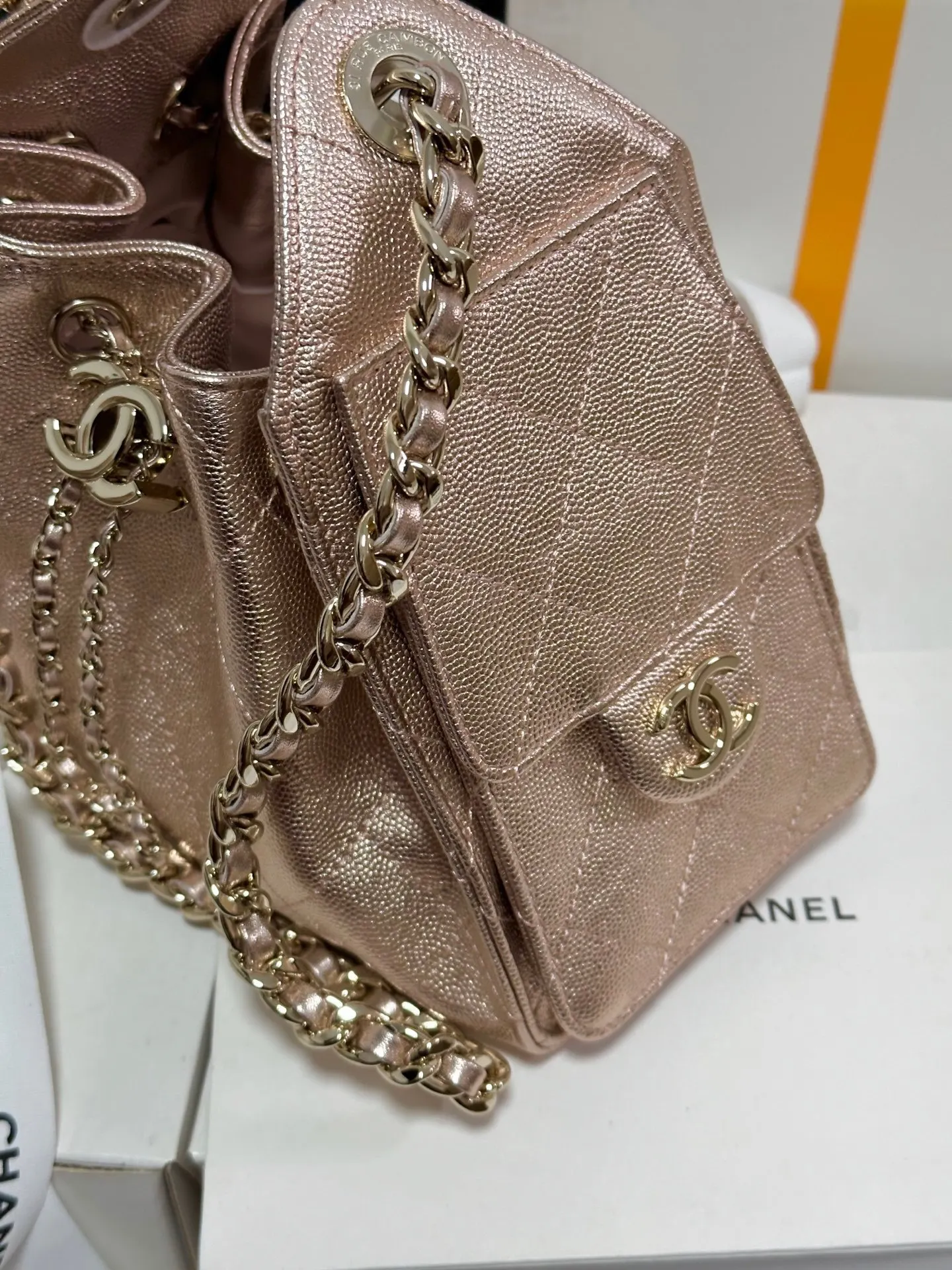 CHANEL 白色 金色 小牛皮 腋下包 復古腋下背款
