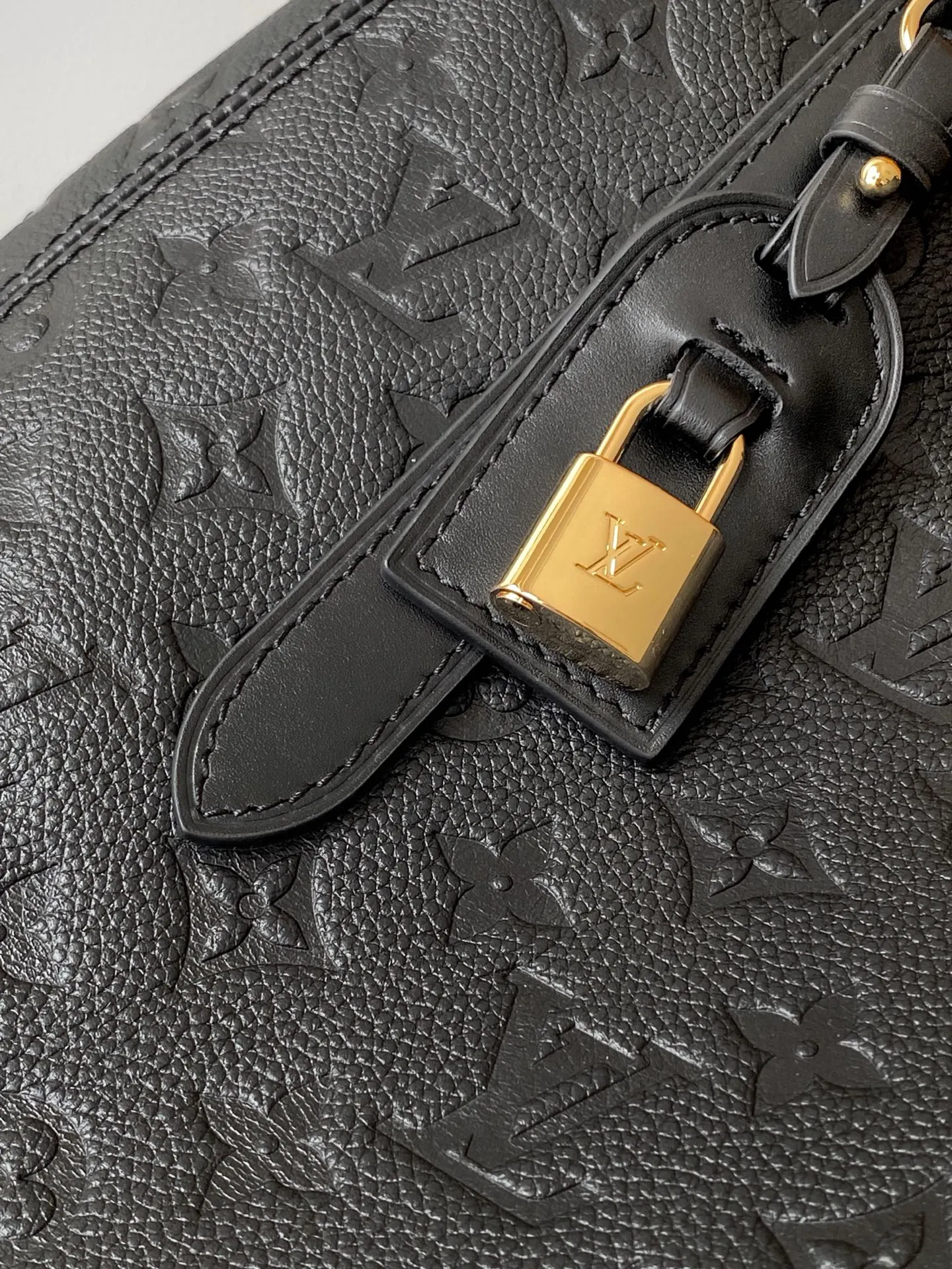 LV Hobo 黑色 紅色 Mo托特包 大容量托特款