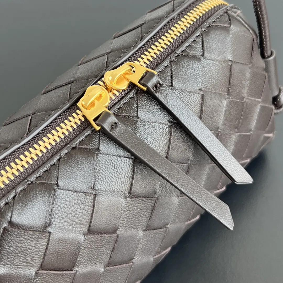 Bottega Veneta 腋下包 復古腋下背款