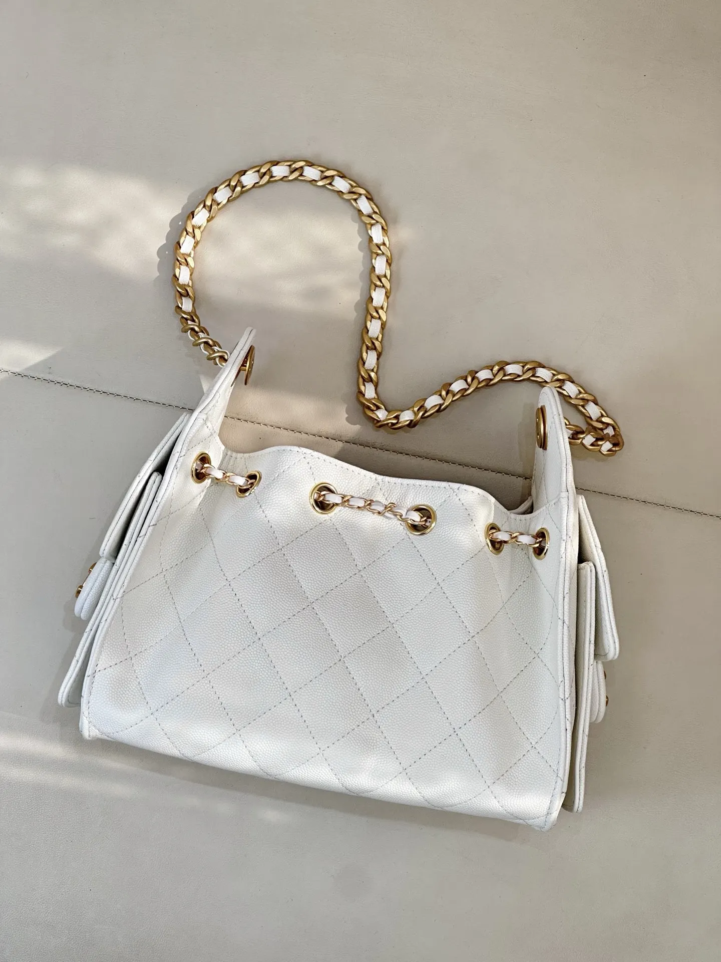 White Hobo Shoulder Bag Vintage