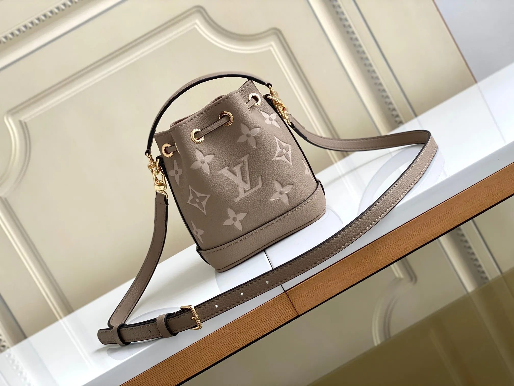 Louis Vuitton Bucket Bag Casual