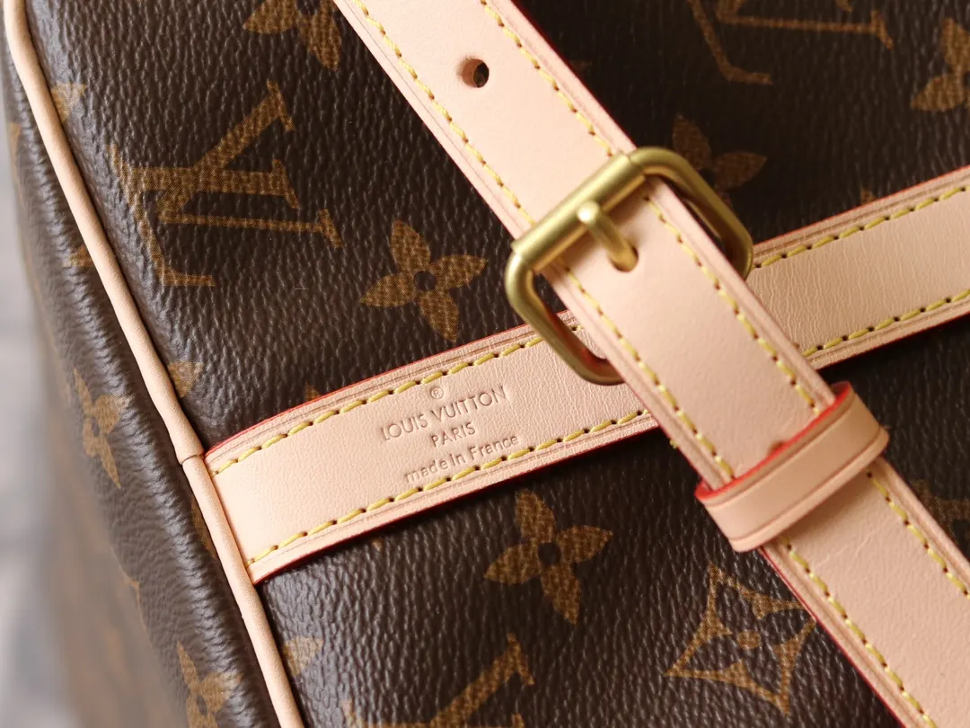 Gold Crossbody Bag Lightweight Leather Image 9 Gold Crossbody Bag Lightweight Leather Image 9