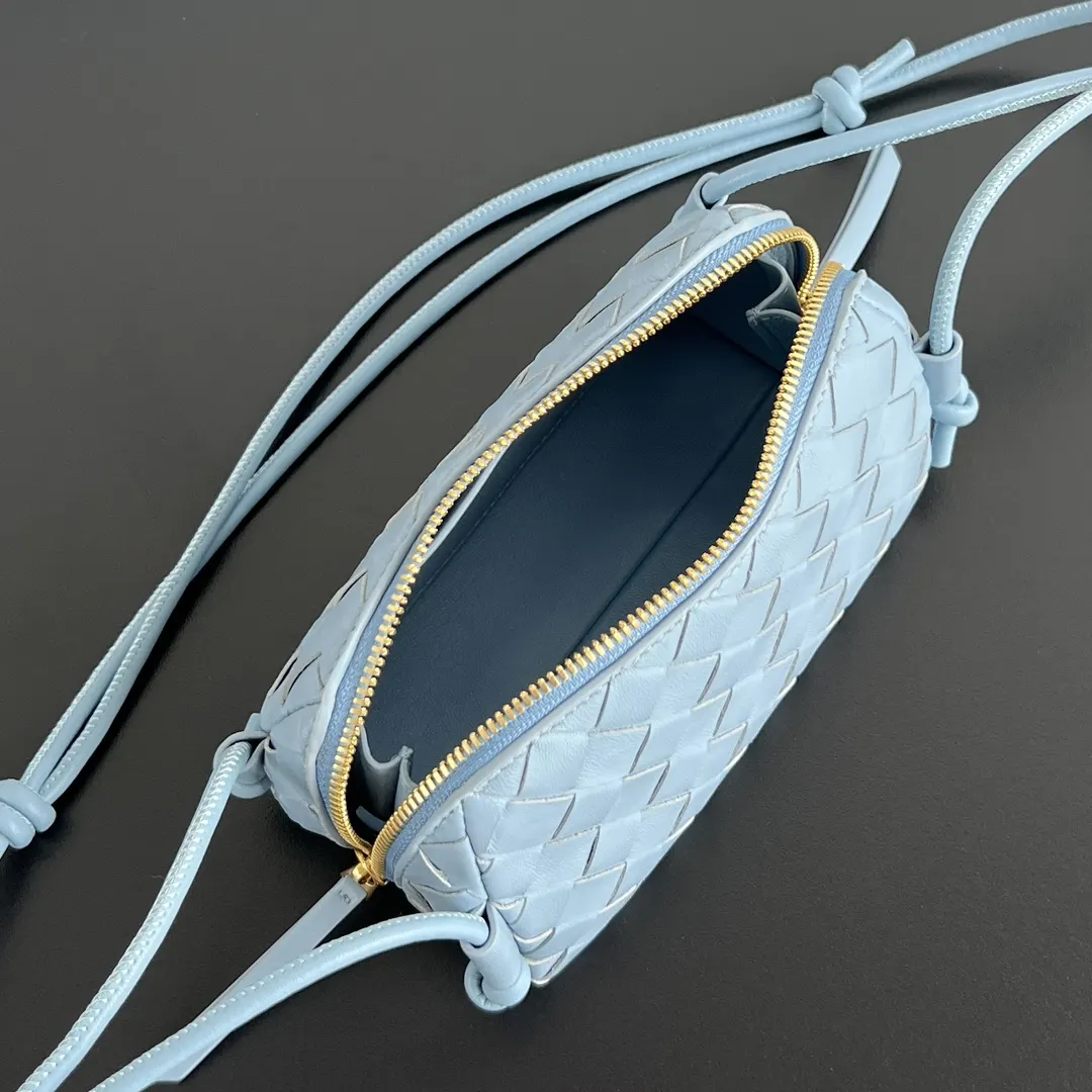 Bottega Veneta 腋下包 复古腋下背款