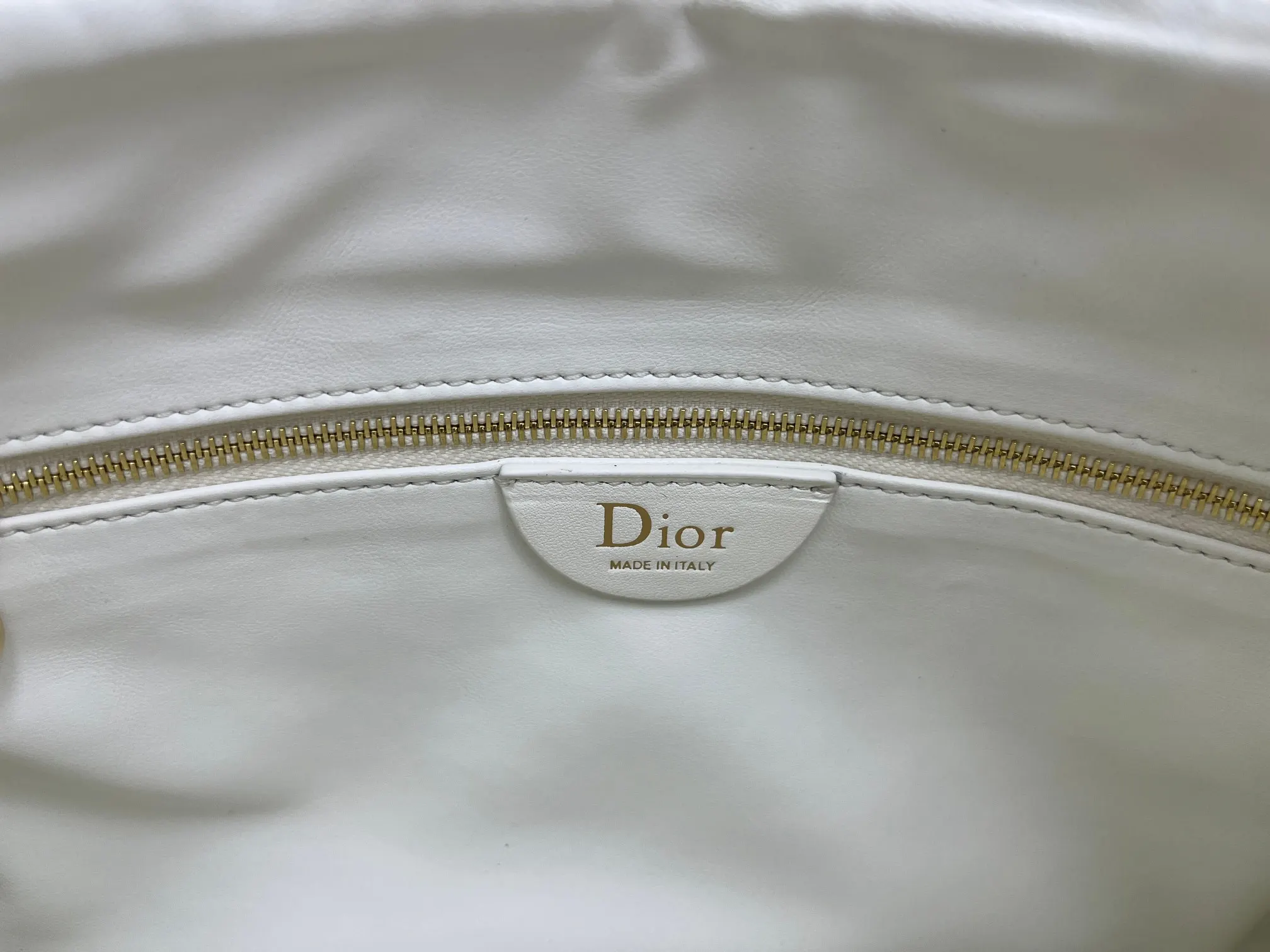 Dior 突显饰以蓬蓬超大藤格纹的新材质 为經典图案注入立体风 鏈條包 精致鏈條款