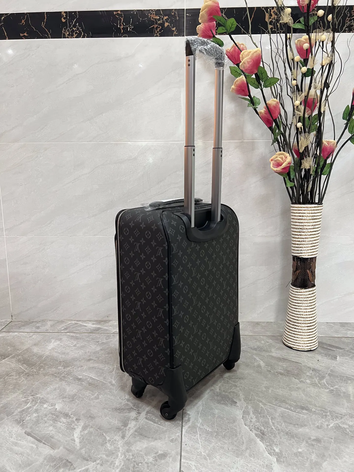数量不多 赶紧抢购 勾引 产品抢先上市 实 行李箱 旅行拉杆款 轻便出行款