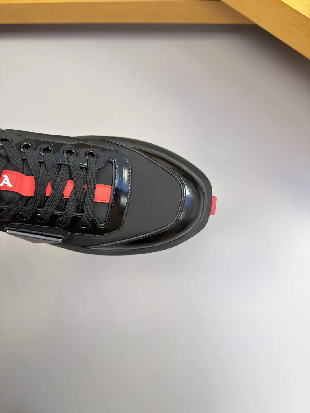 Prada 牛皮 帆布 Logo 运动鞋 休闲运动