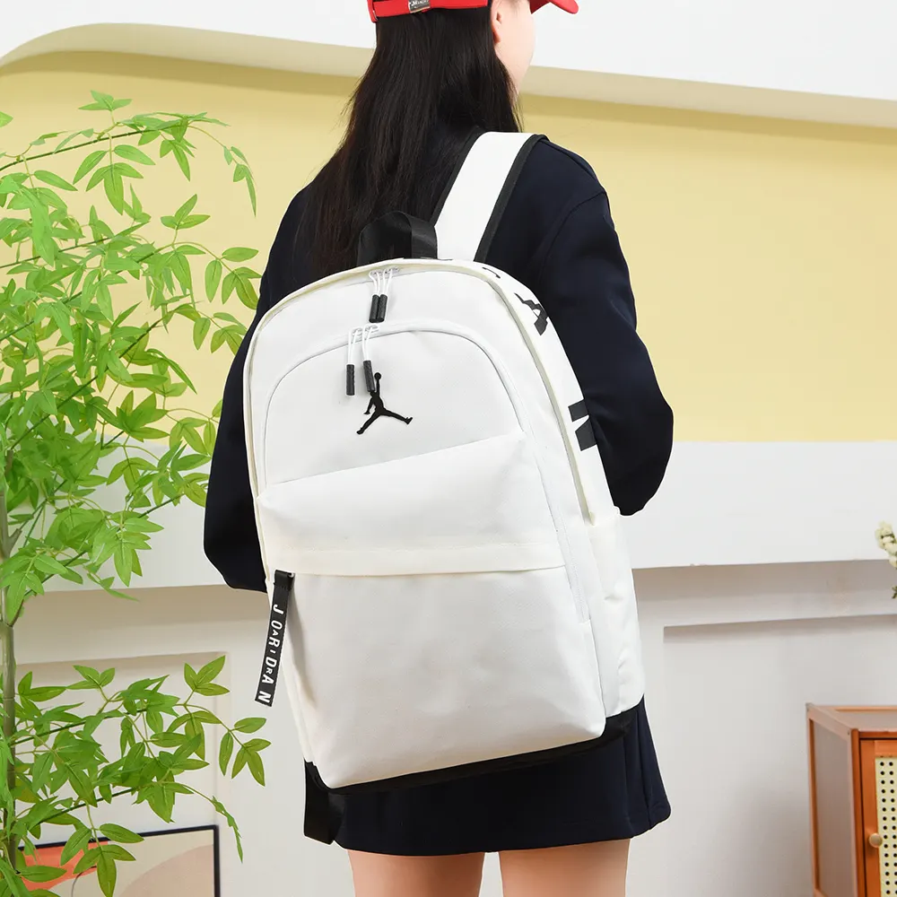 AIR JORDAN乔丹飞人 色多彩男女情 雙肩包 实用雙肩款