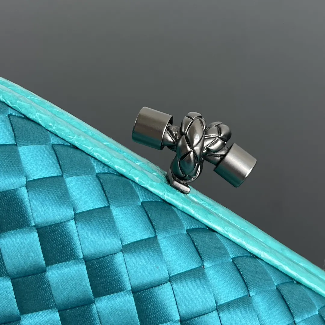 Bottega Veneta 化妆包 便携收纳款