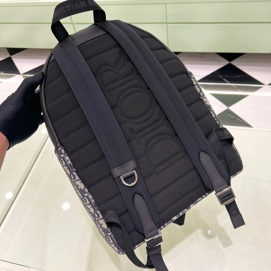 黑色 老花 牛皮 Travel雙肩背包 当下最受欢迎的包包之一 雙肩包 实用雙肩款