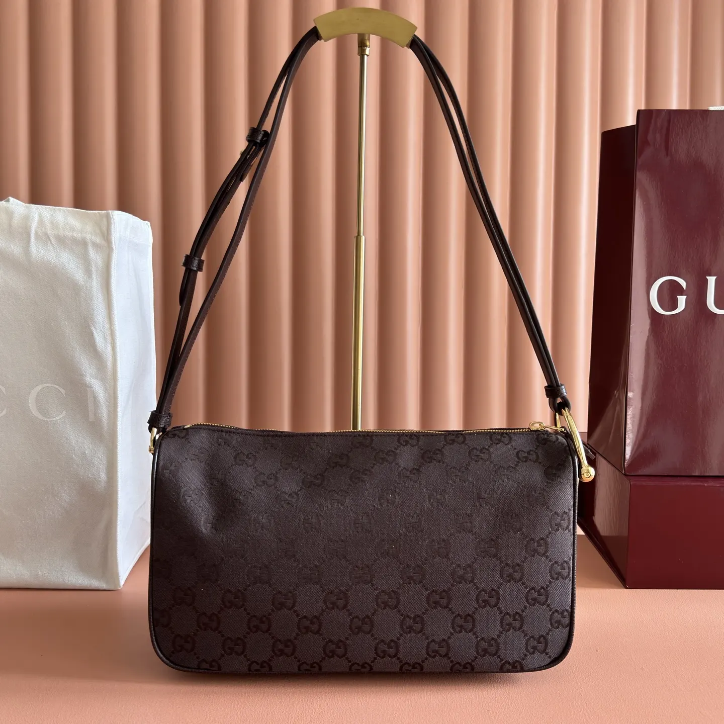 Gucci 棕色 金色 牛皮 腋下包 復古腋下背款