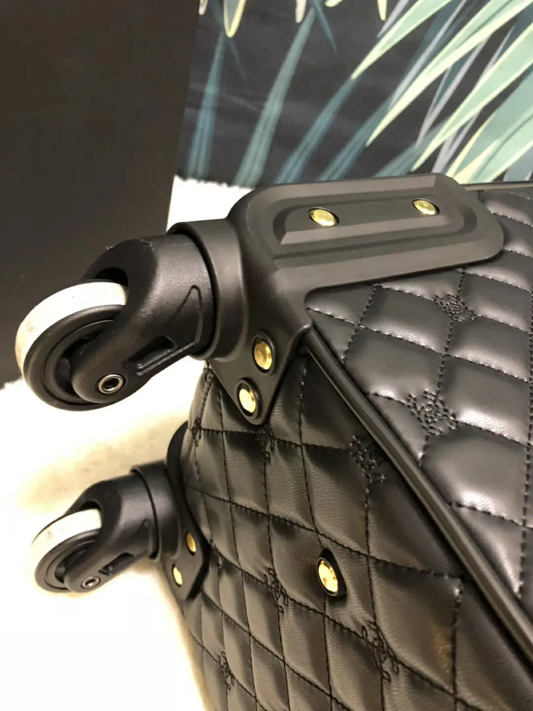 CHANEL 把 她 带上吧 伴你度过愉快的旅程 行李箱 旅行拉杆款 輕便出行款