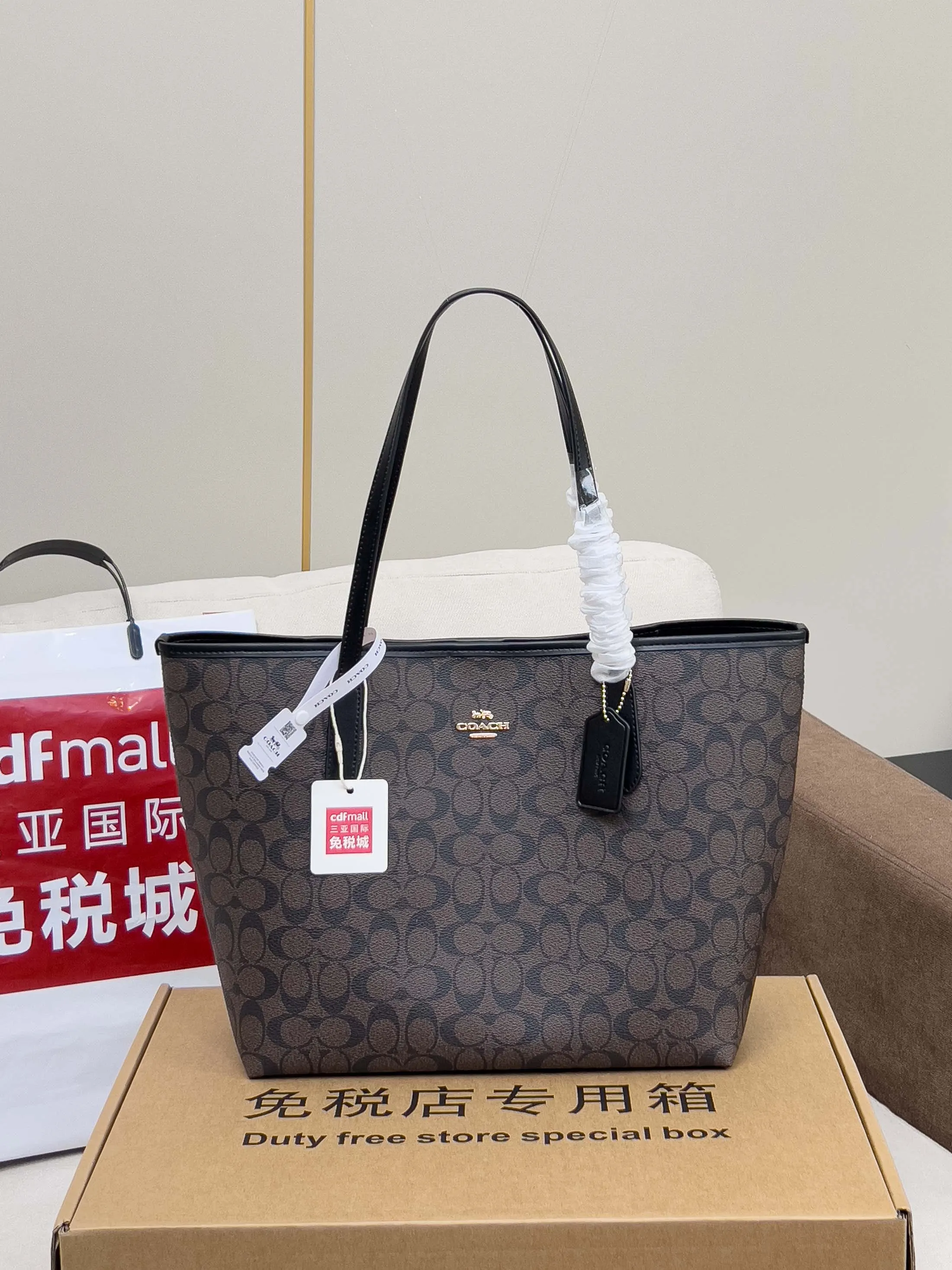 Coach 老花 帆布 图片 金典款双面托特包 可双面使 大容量托特款