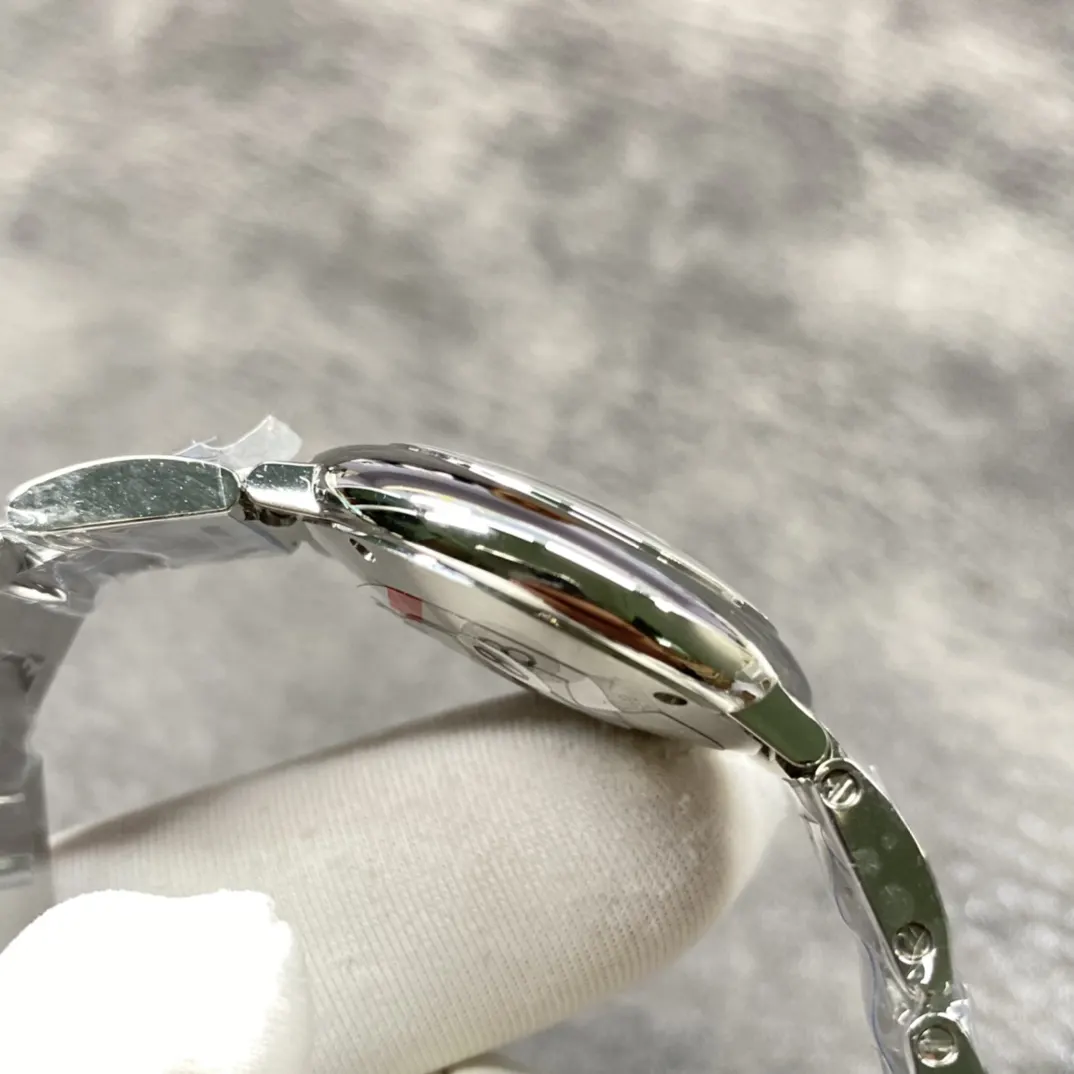 Cartier 牛皮 手表 经典腕表款