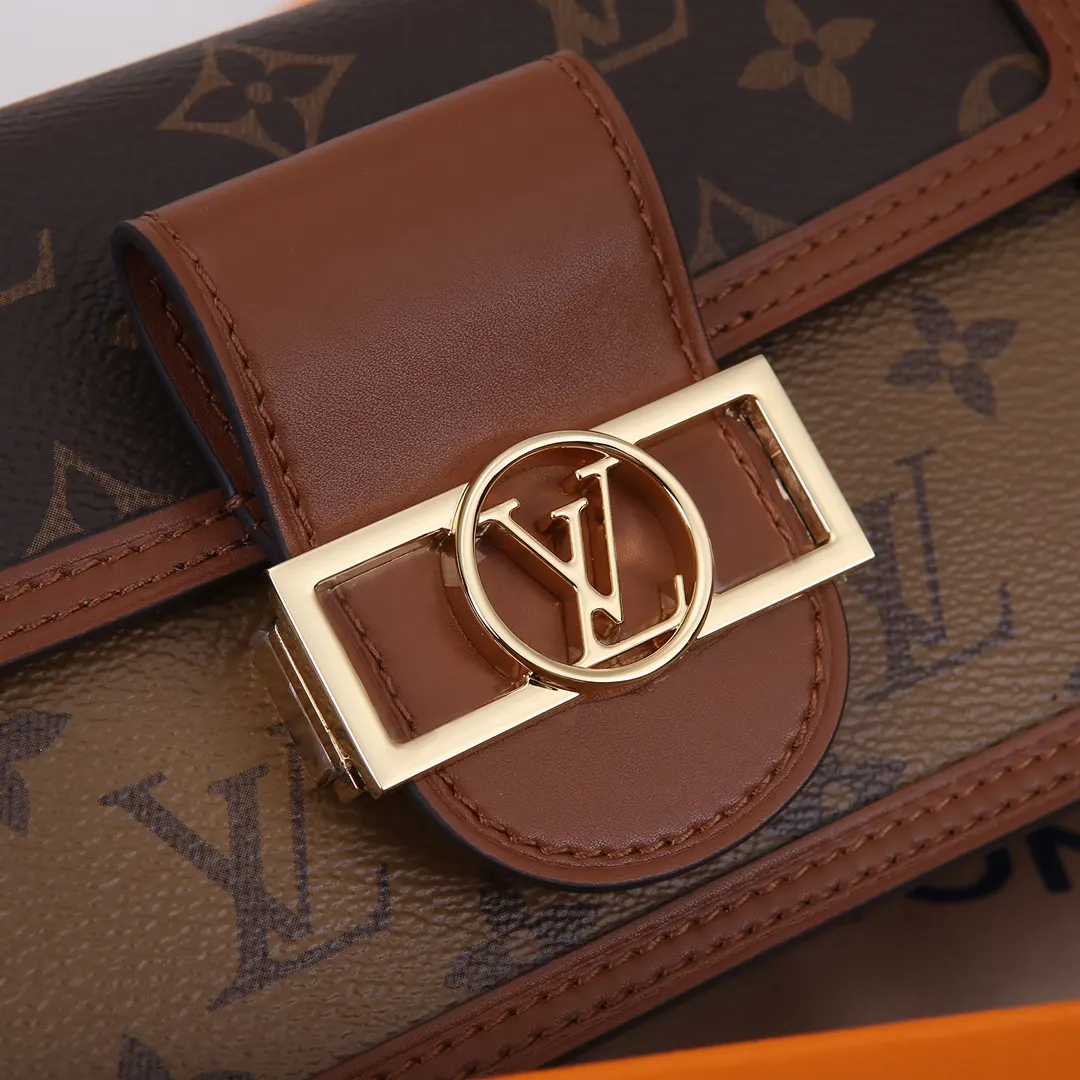 Louis Vuitton Chain Bag Leather