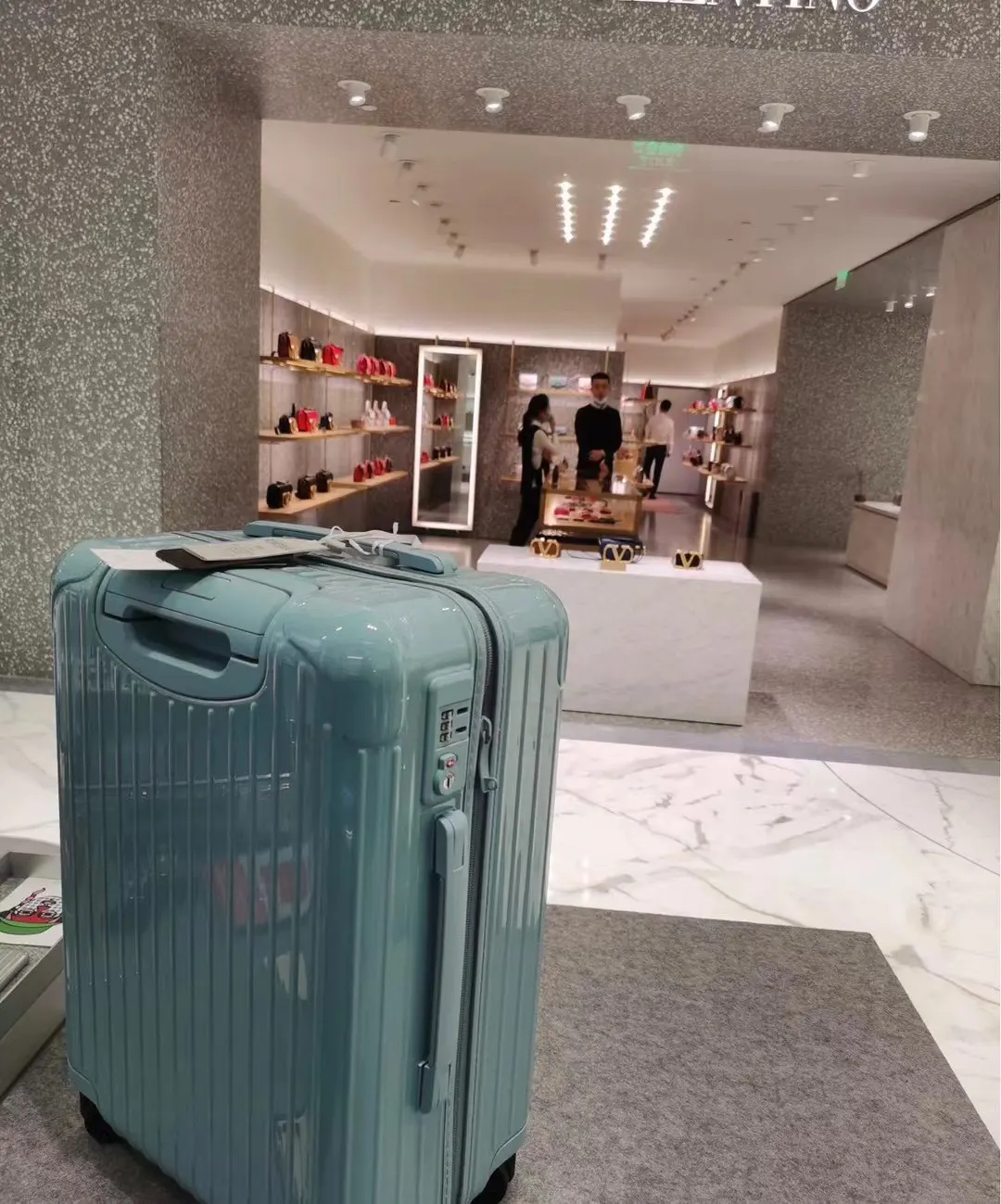 黑色 白色 Essential 系列 原Salsa的 行李箱 旅行拉杆款 輕便出行款