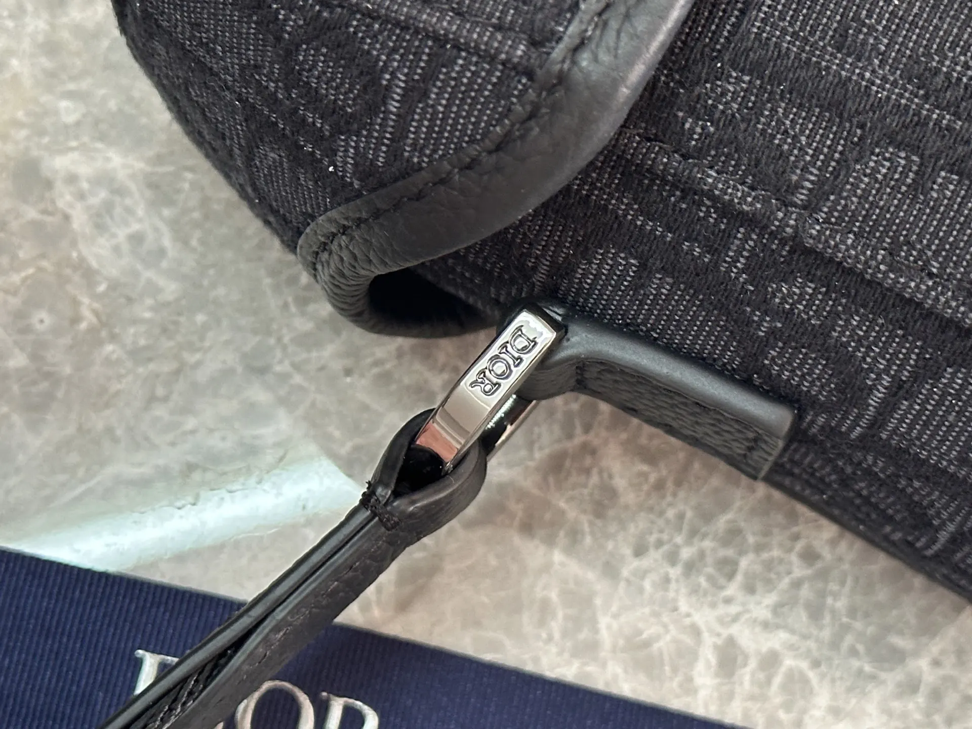 Dior 黑色蕾丝圆筒水桶包 斜挎