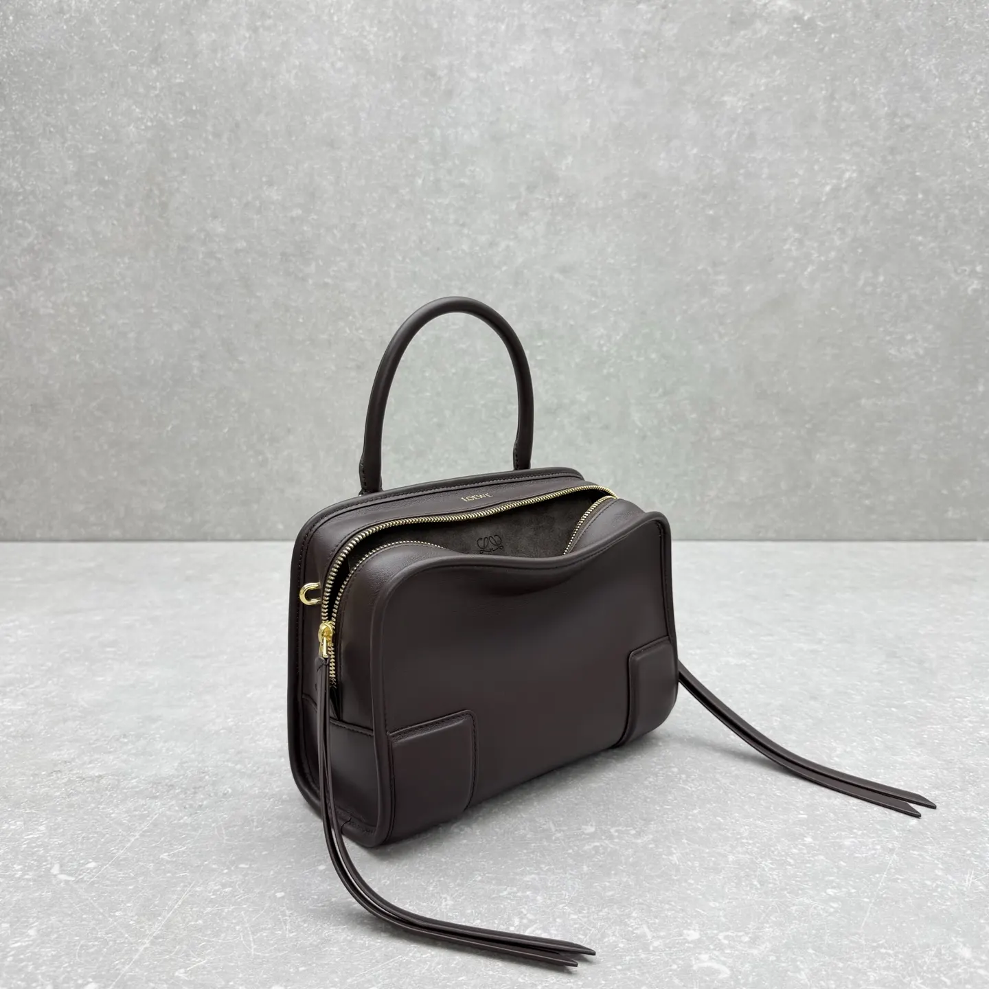 Loewe 皮革 ｛小全皮咖啡｝出 Amazona 手袋 斜背包 輕便斜挎款