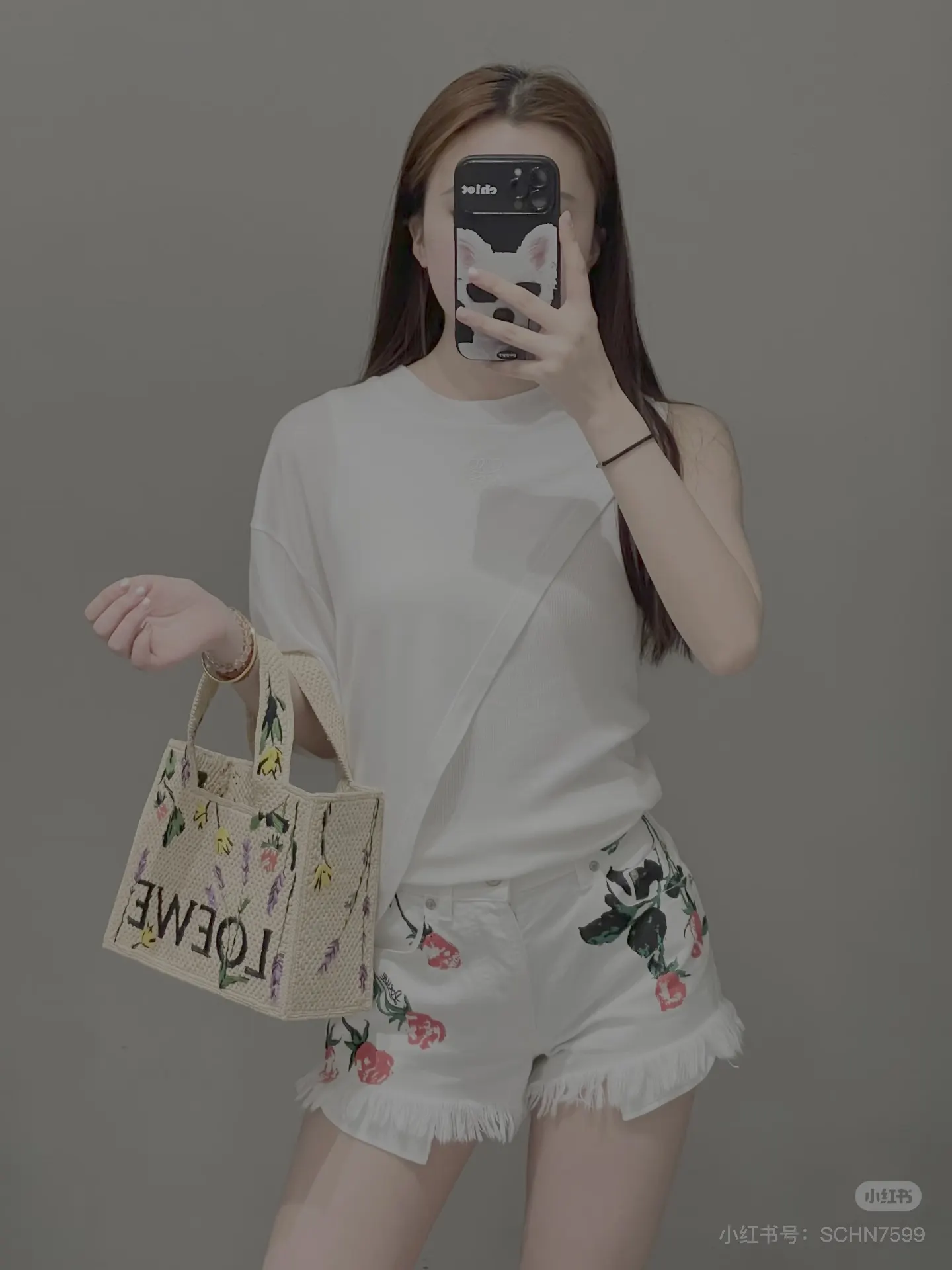Loewe 罗意威刺绣 夏日海岛系列推出了 草编 托特包 大容量托特款