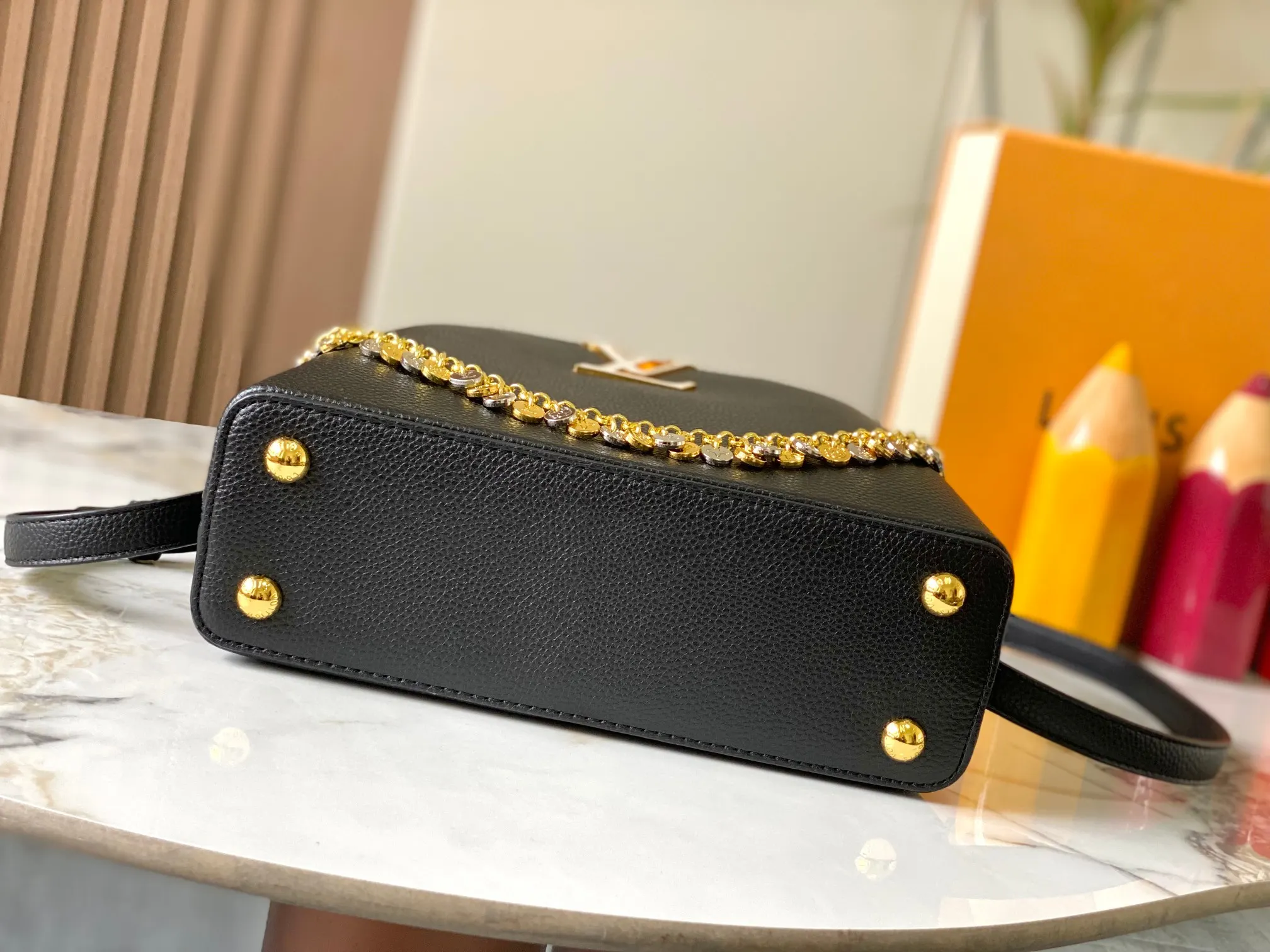 LV Capucines 牛皮 链条包 精致链条款