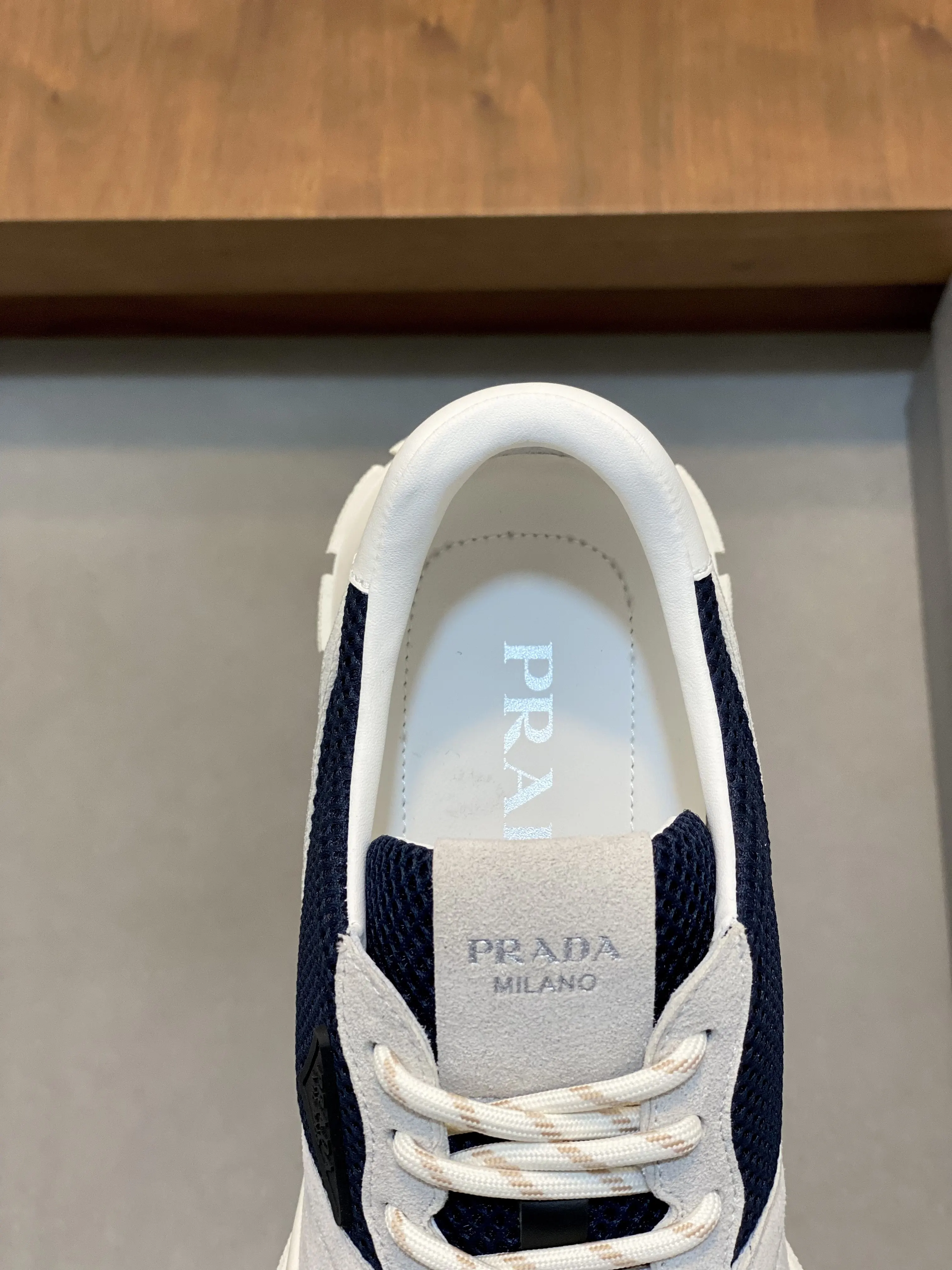 Prada 皮革 印花 运动鞋