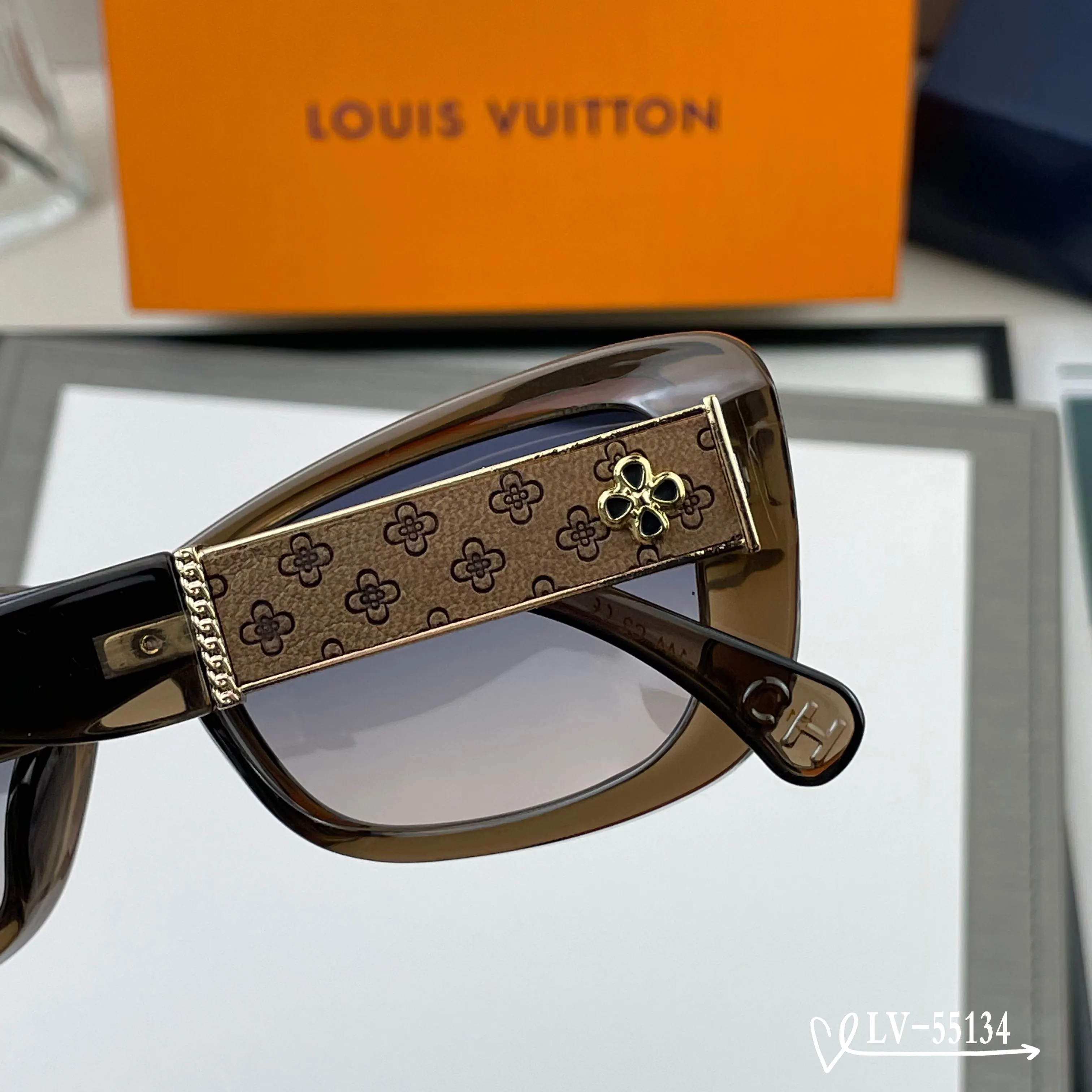 LV 墨镜 時尚防晒款(數字9) LV 墨镜 時尚防晒款(數字9)