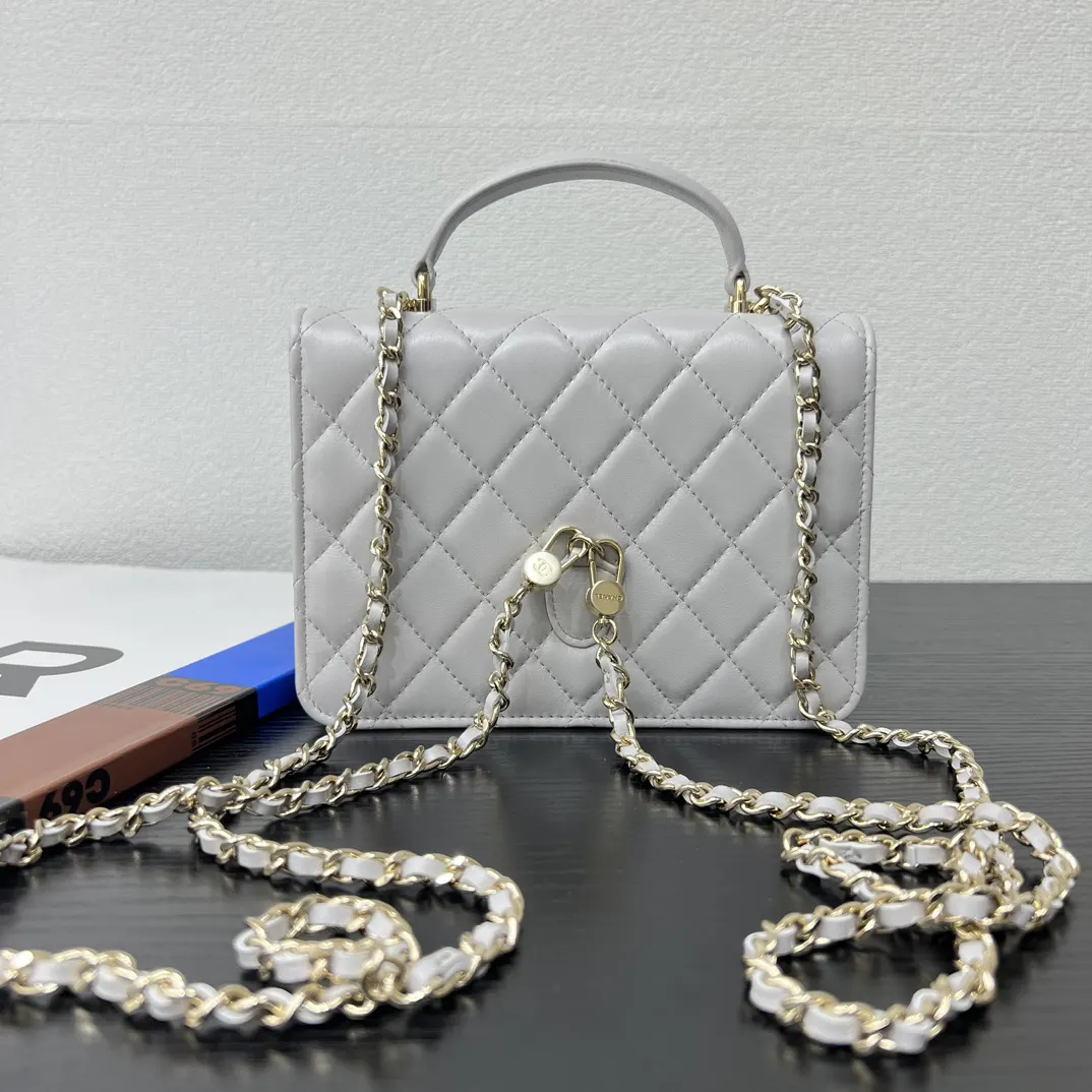 Chanel 迷你 粉色 皮革 翻盖 链条包