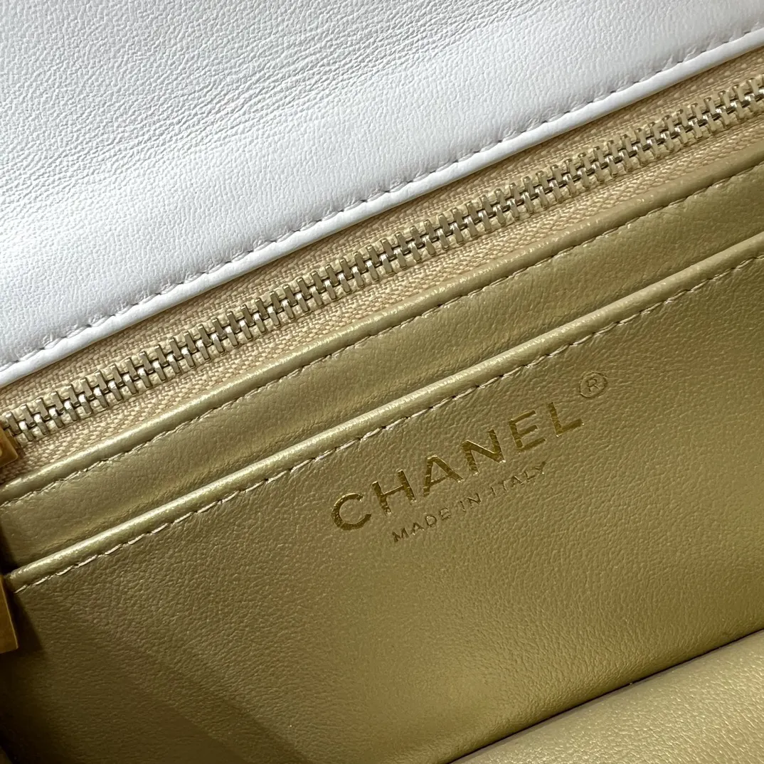 CHANEL 米白色小羊皮菱格鏈條包 金扣款