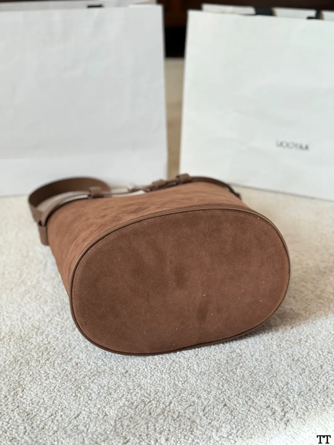 Prada 棕色 麂皮 暖棕色调超適合秋冬 搭 氛围感满分 收納包 旅行收納款