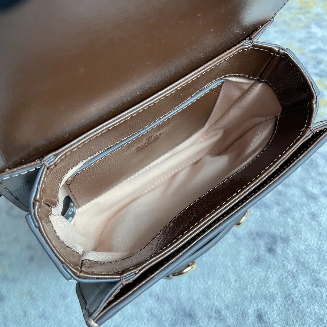 Gucci 發 腰包 休闲腰包款